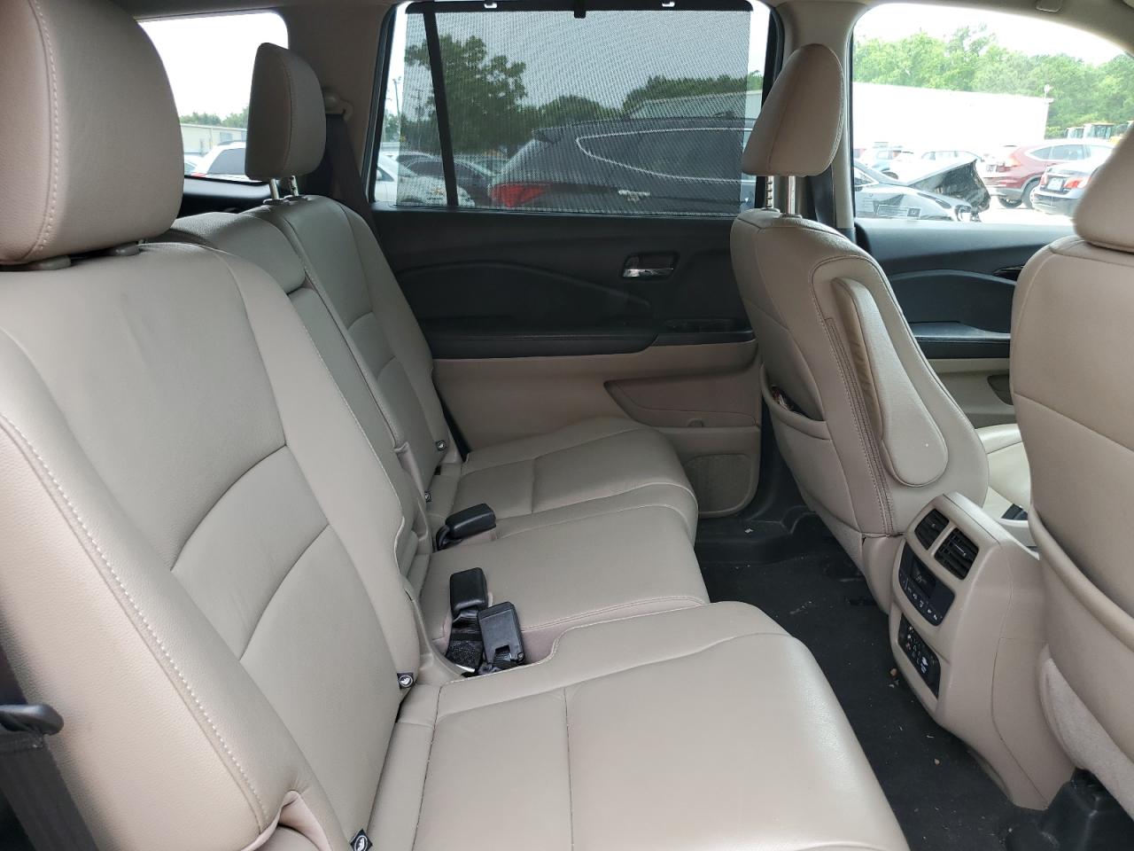 2017 Honda Pilot Touring VIN: 5FNYF5H92HB029255 Lot: 61449214