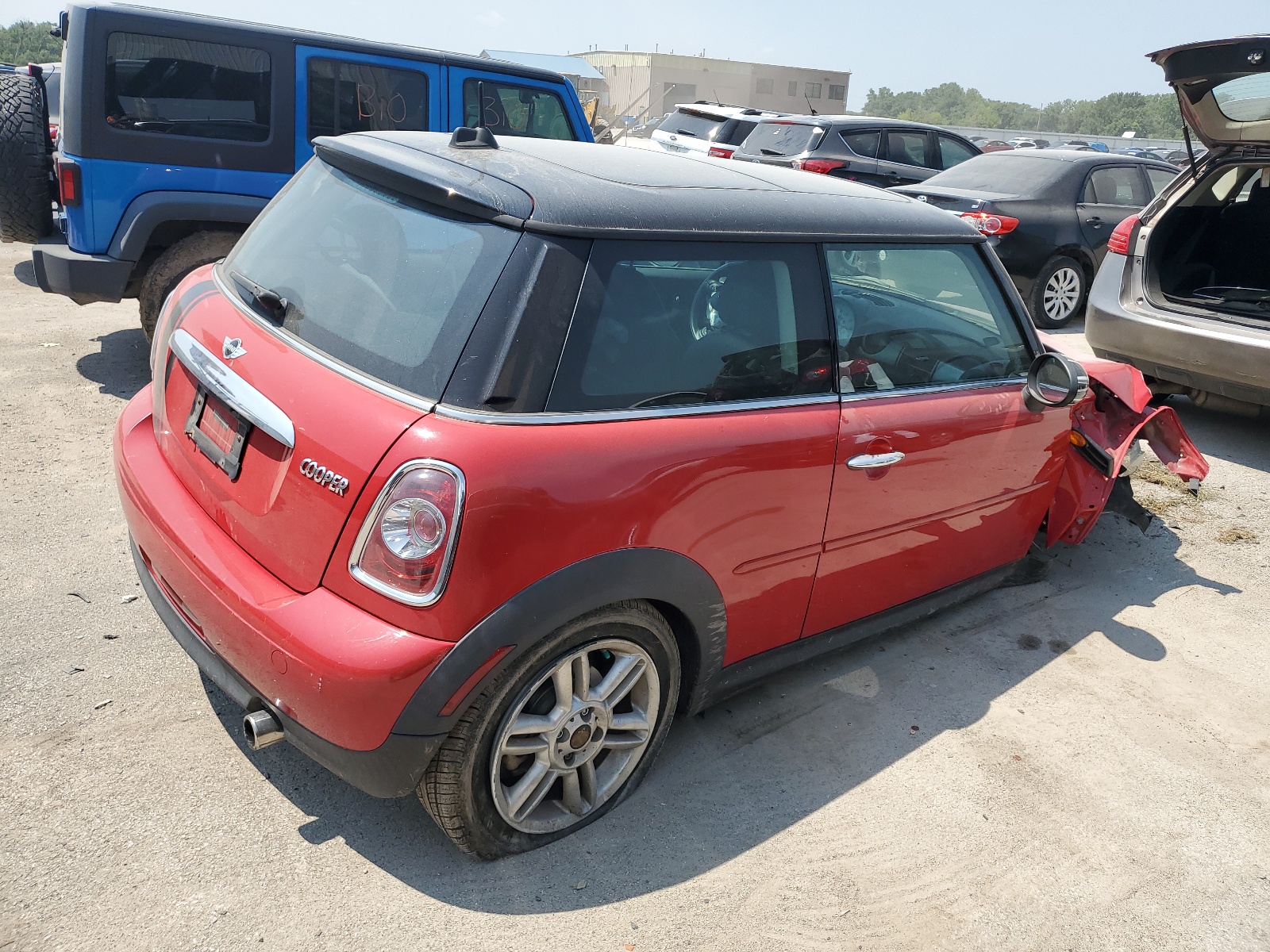 2012 Mini Cooper vin: WMWSU3C59CT264470