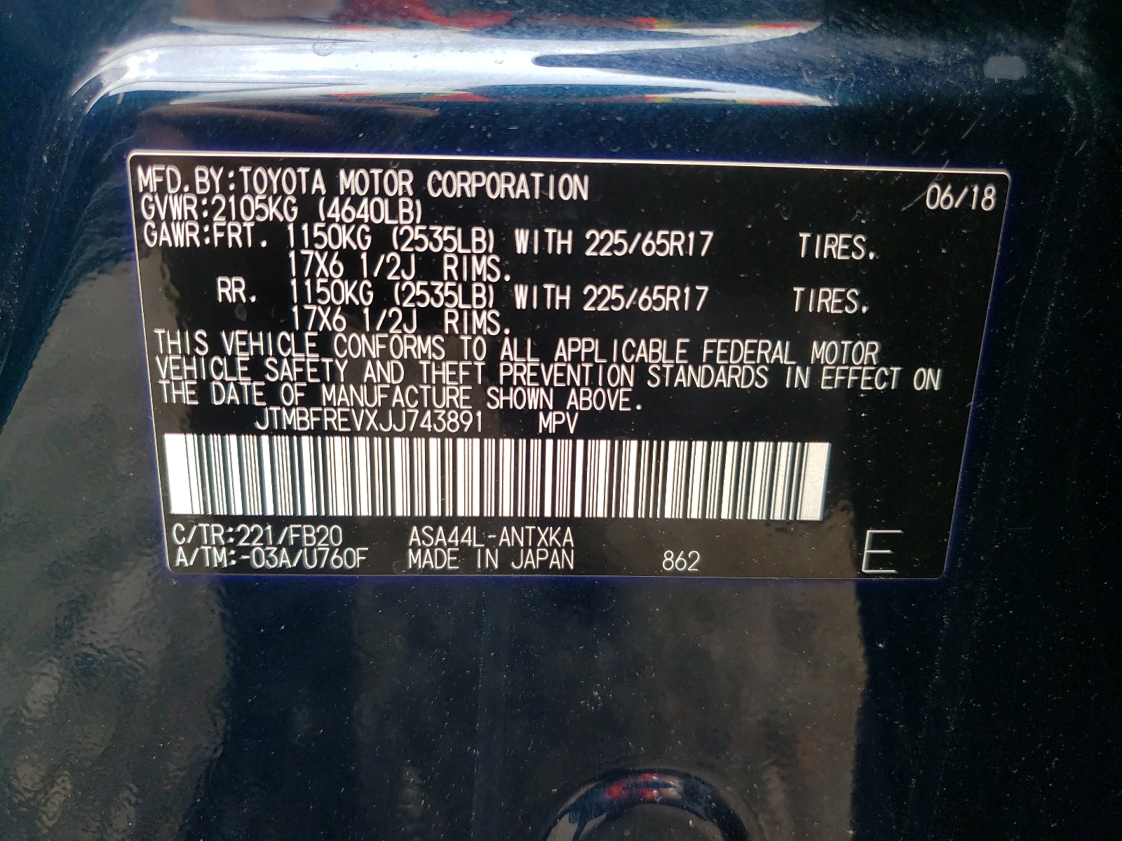 JTMBFREVXJJ743891 2018 Toyota Rav4 Le