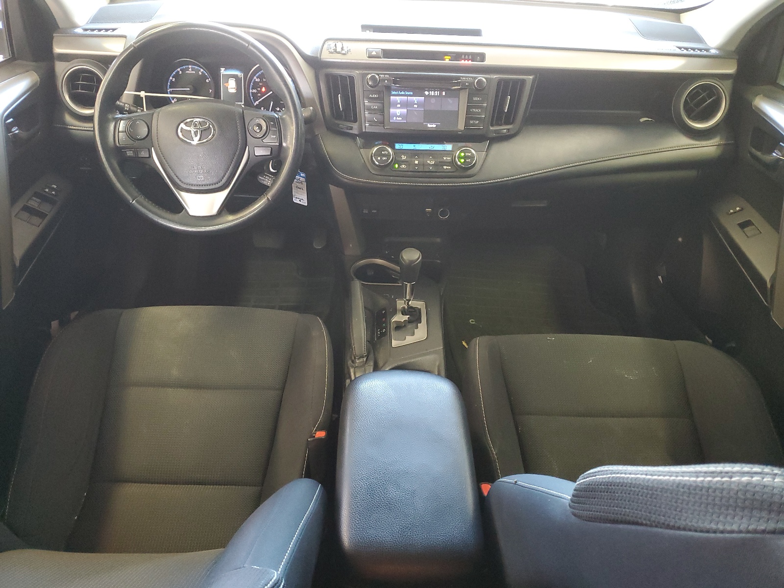 2T3RFREV0JW800986 2018 Toyota Rav4 Adventure