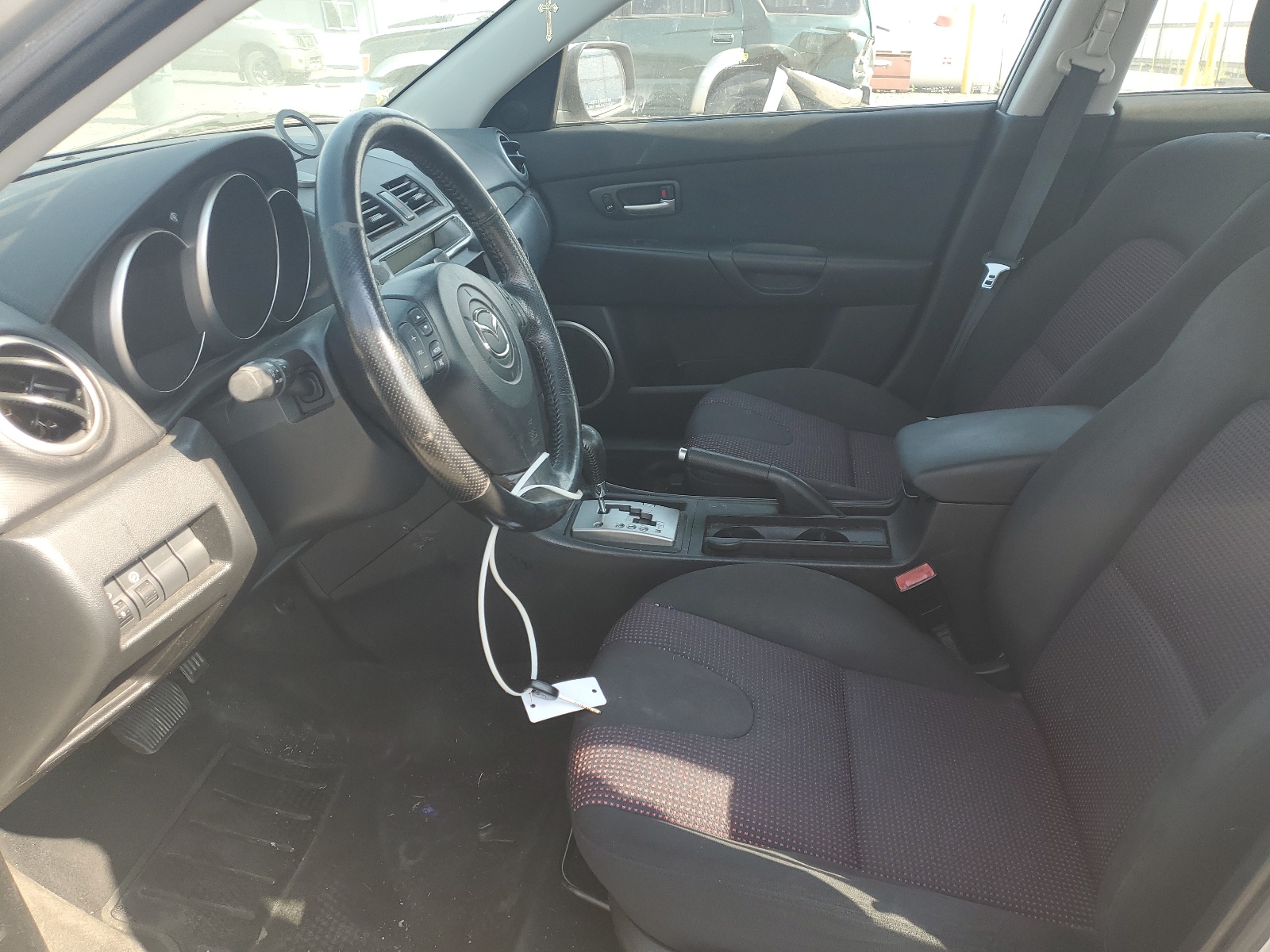 JM1BK323X41183211 2004 Mazda 3 S