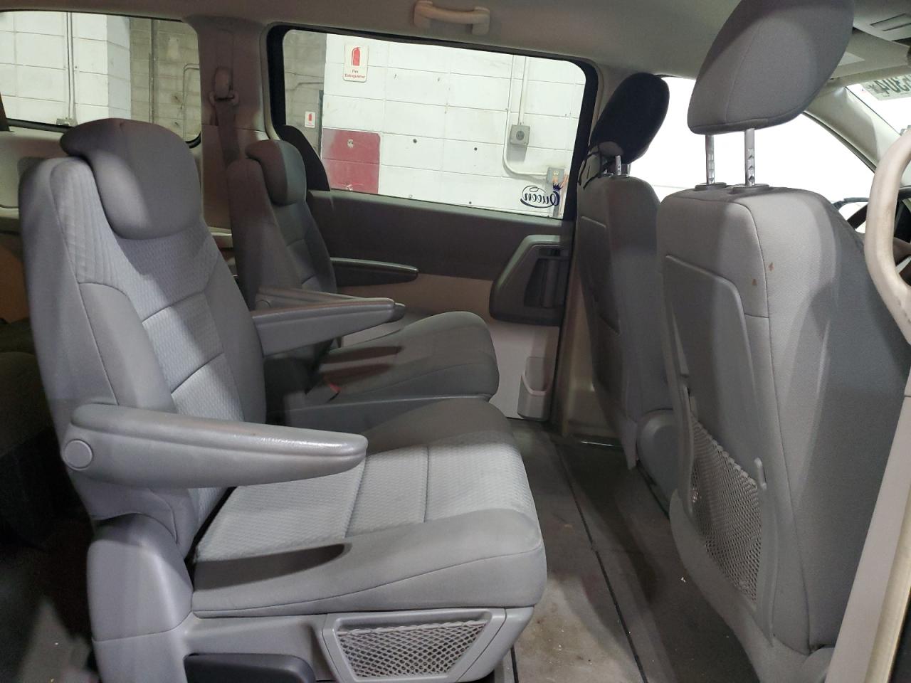 2010 Chrysler Town & Country Lx VIN: 2A4RR4DE7AR150439 Lot: 65275304