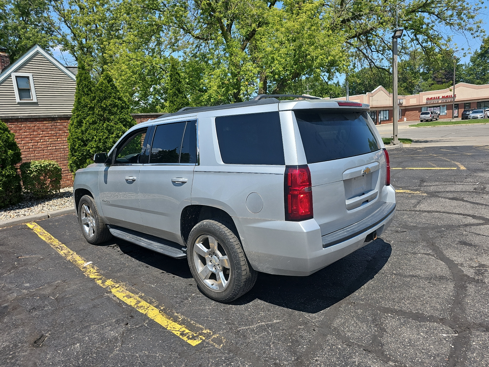 2018 Chevrolet Tahoe K1500 Ls vin: 1GNSKAKC1JR225175