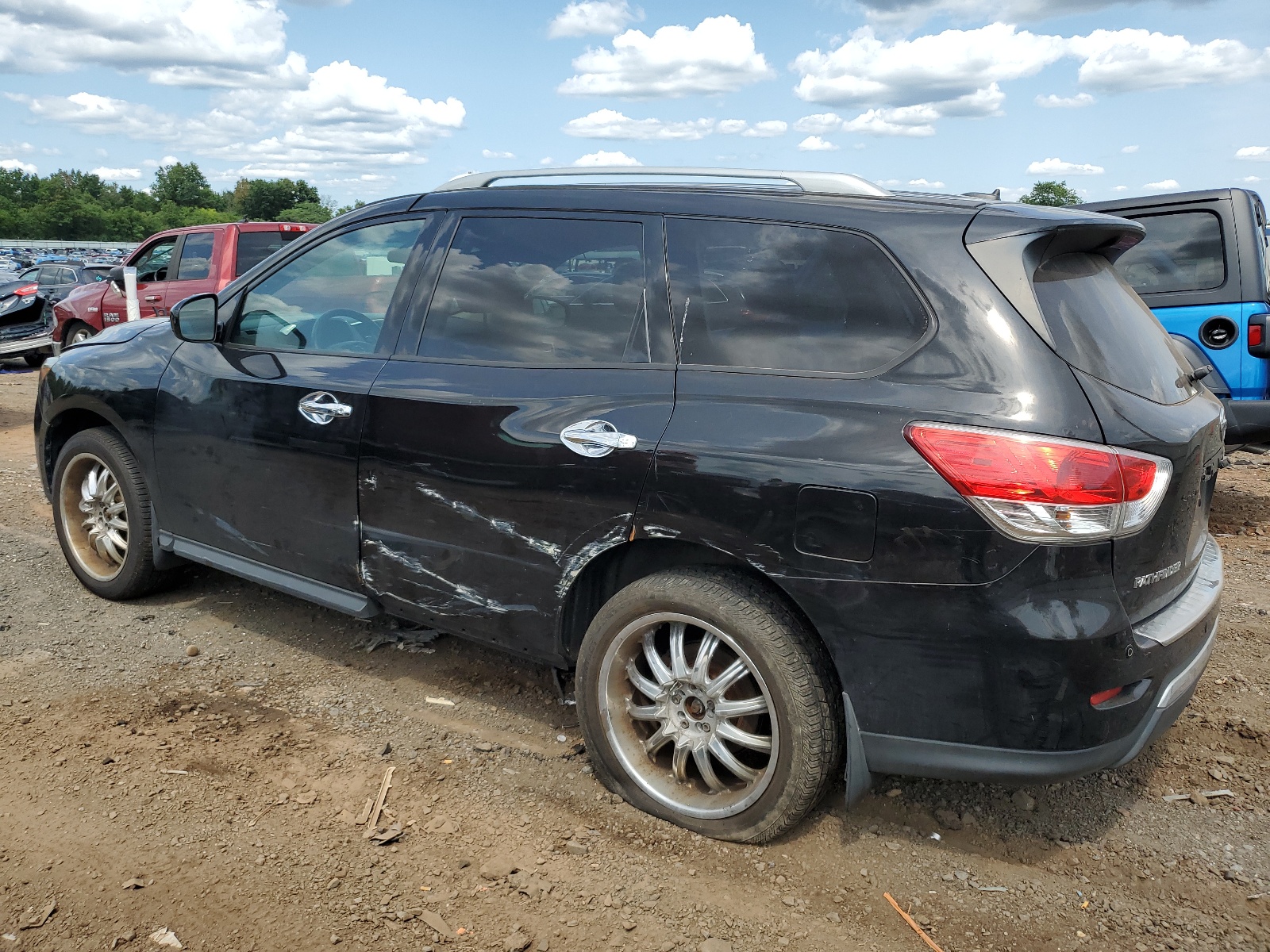 2014 Nissan Pathfinder S vin: 5N1AR2MM2EC683615