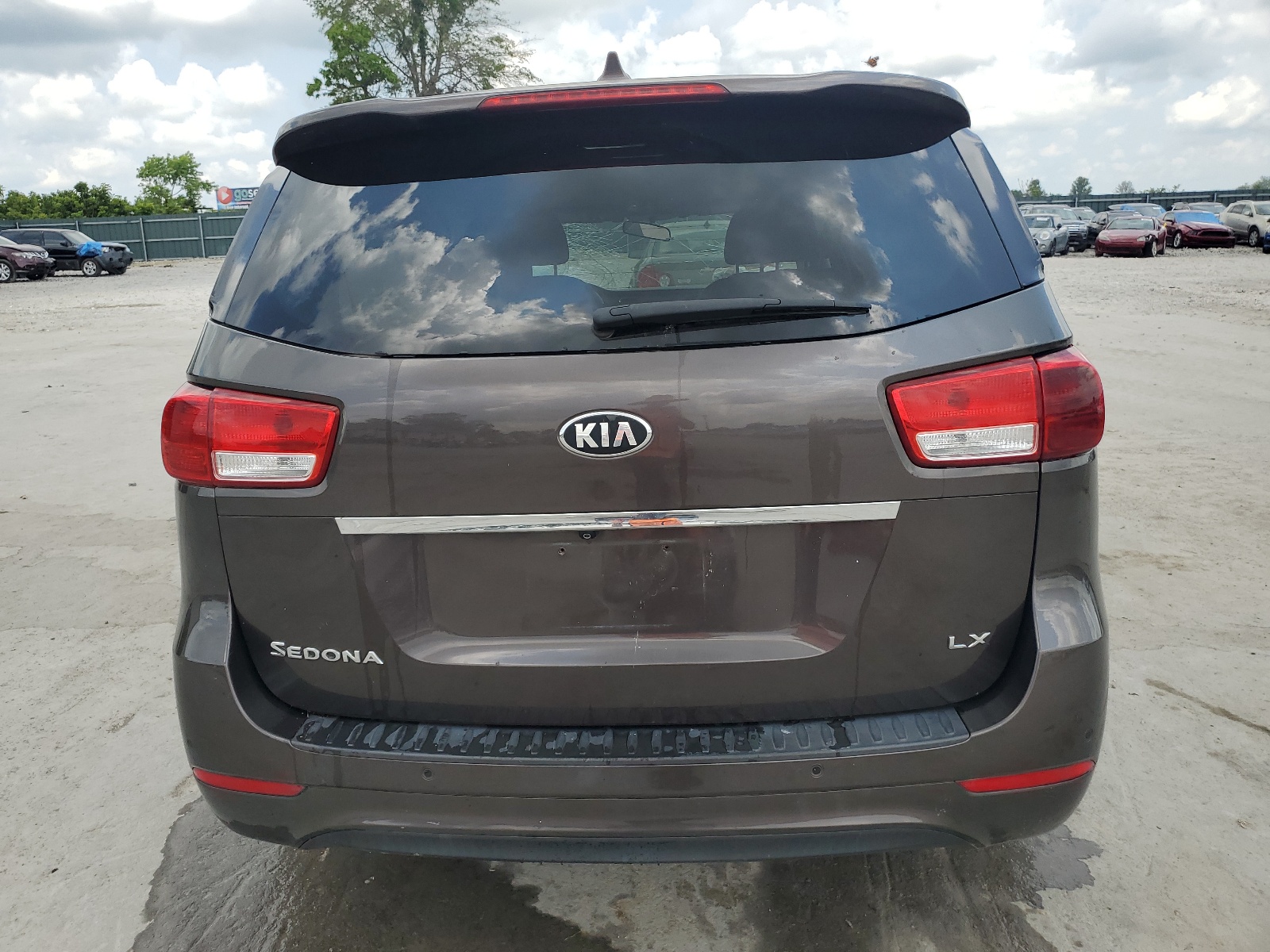 KNDMB5C18H6332175 2017 Kia Sedona Lx