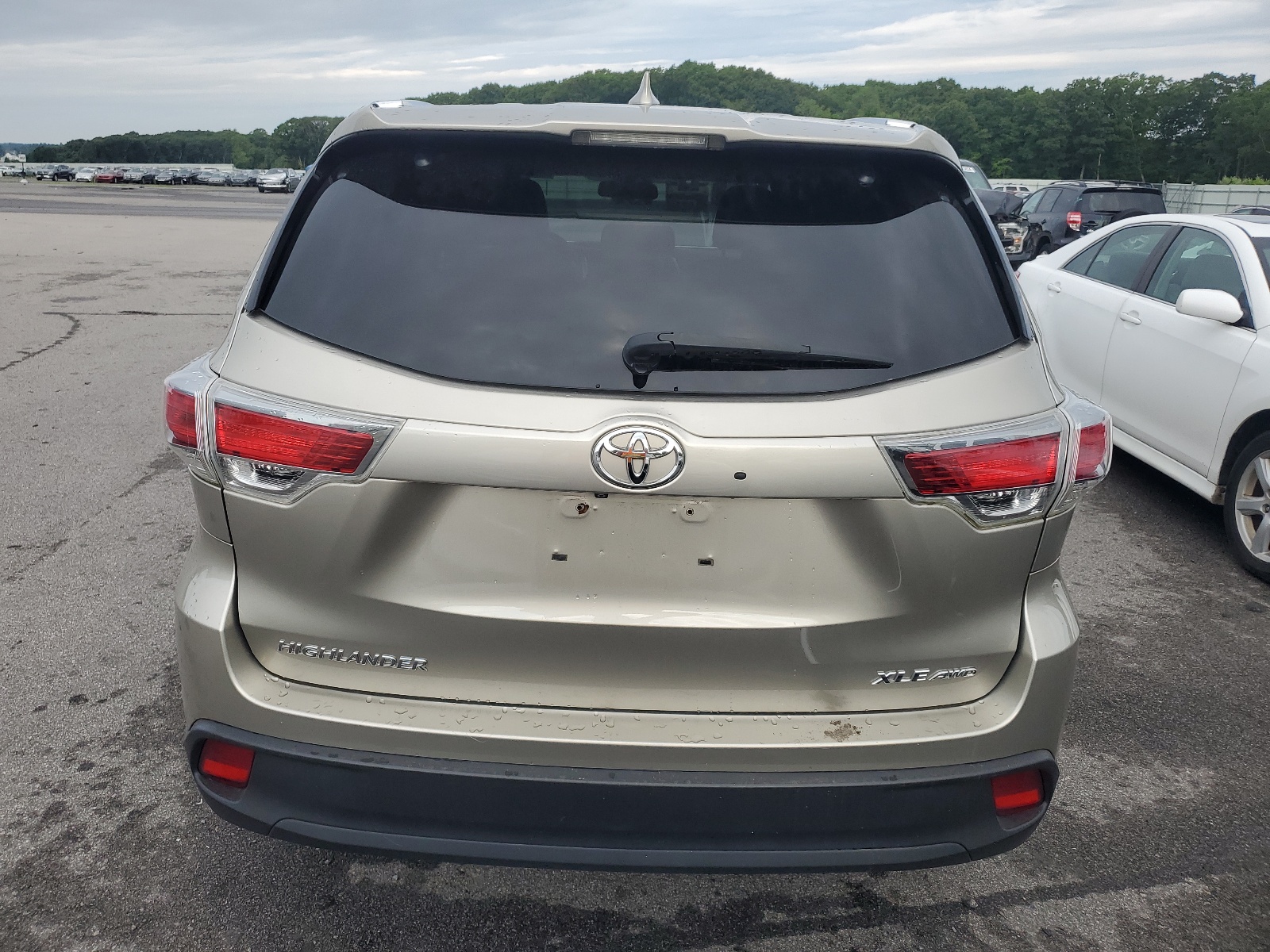 5TDJKRFH8FS081965 2015 Toyota Highlander Xle