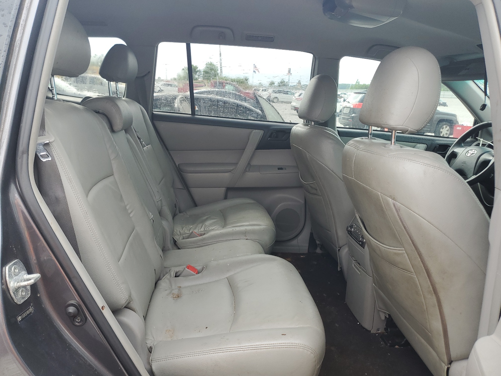 5TDZK3EH0BS033615 2011 Toyota Highlander Base