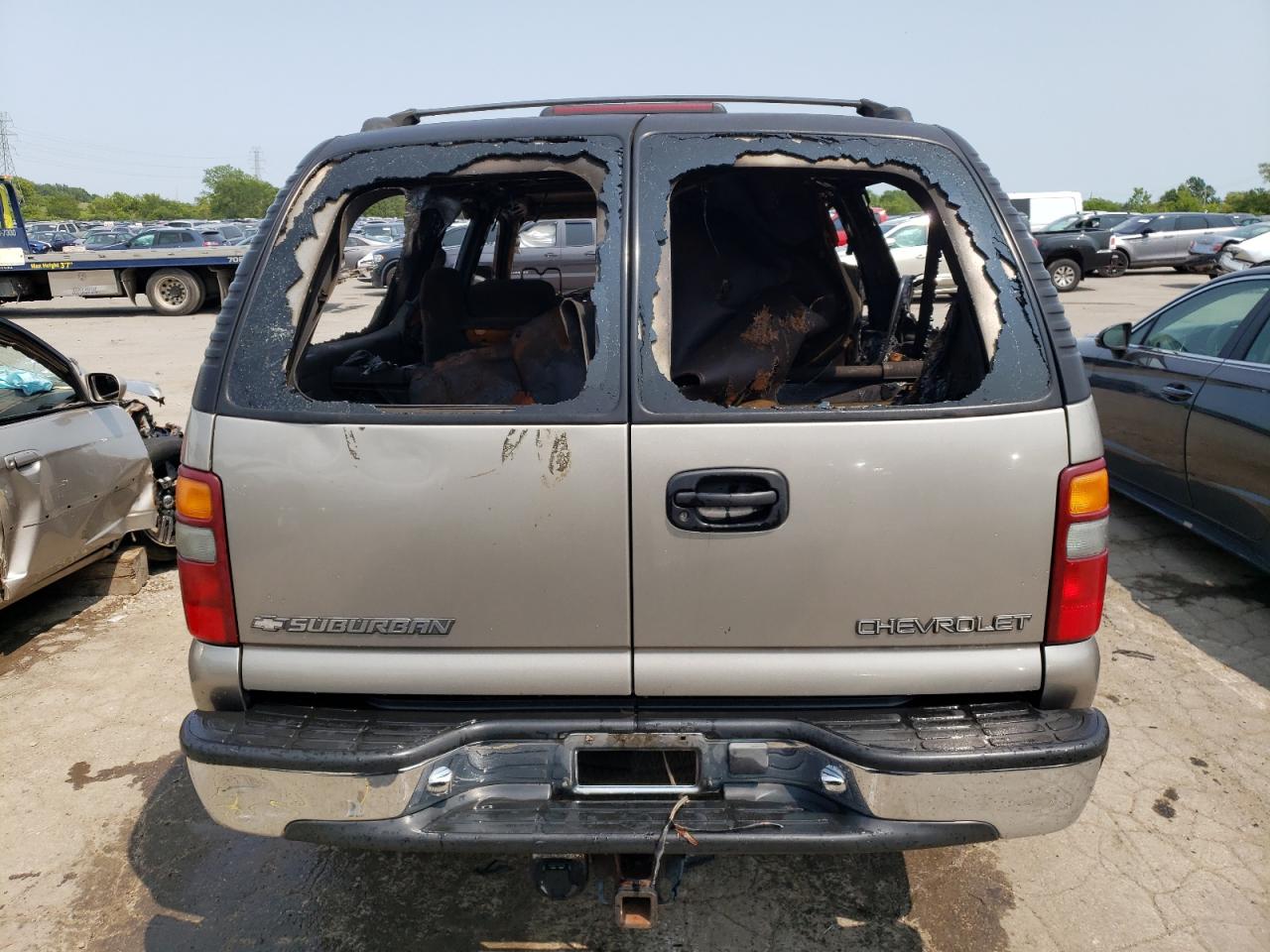 2002 Chevrolet Suburban C1500 VIN: 1GNEC16Z52J102195 Lot: 64867894