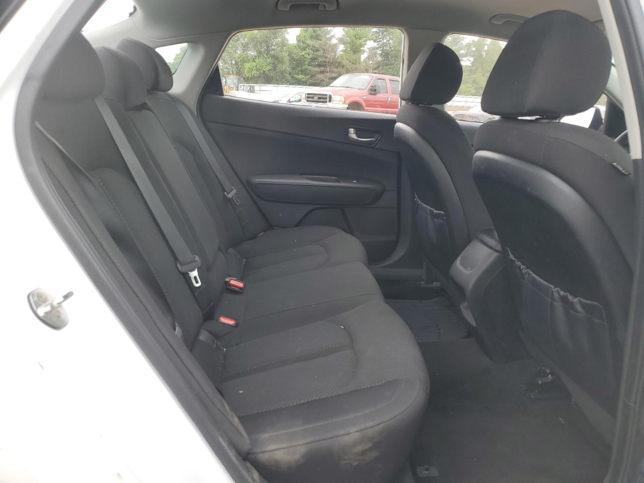 2018 Kia Optima Lx VIN: 5XXGT4L3XJG230891 Lot: 63931024