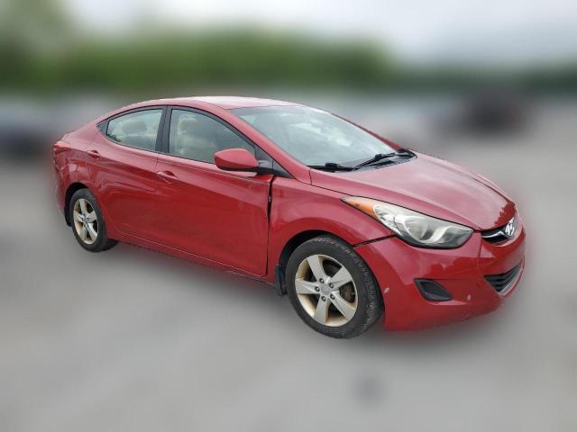  HYUNDAI ELANTRA 2013 Красный