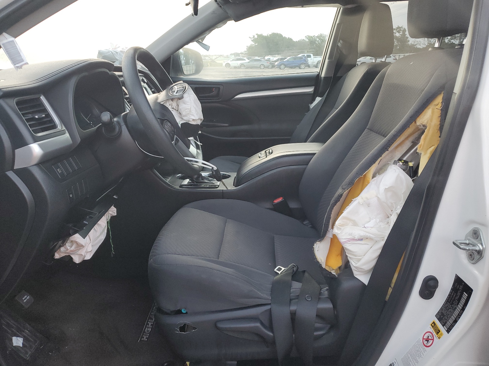 5TDZARFH2KS042241 2019 Toyota Highlander Le