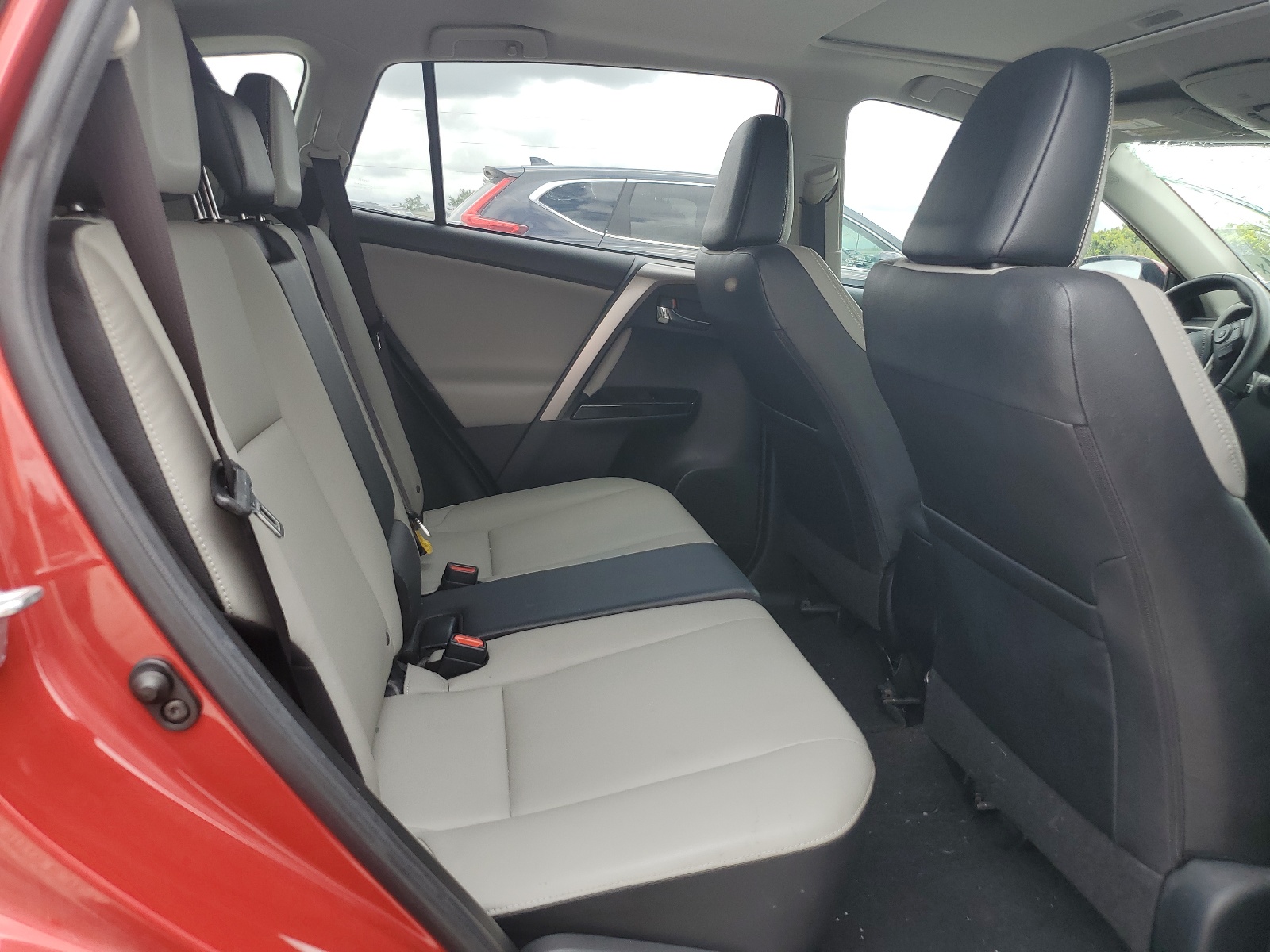 JTMYFREV5GJ062668 2016 Toyota Rav4 Limited