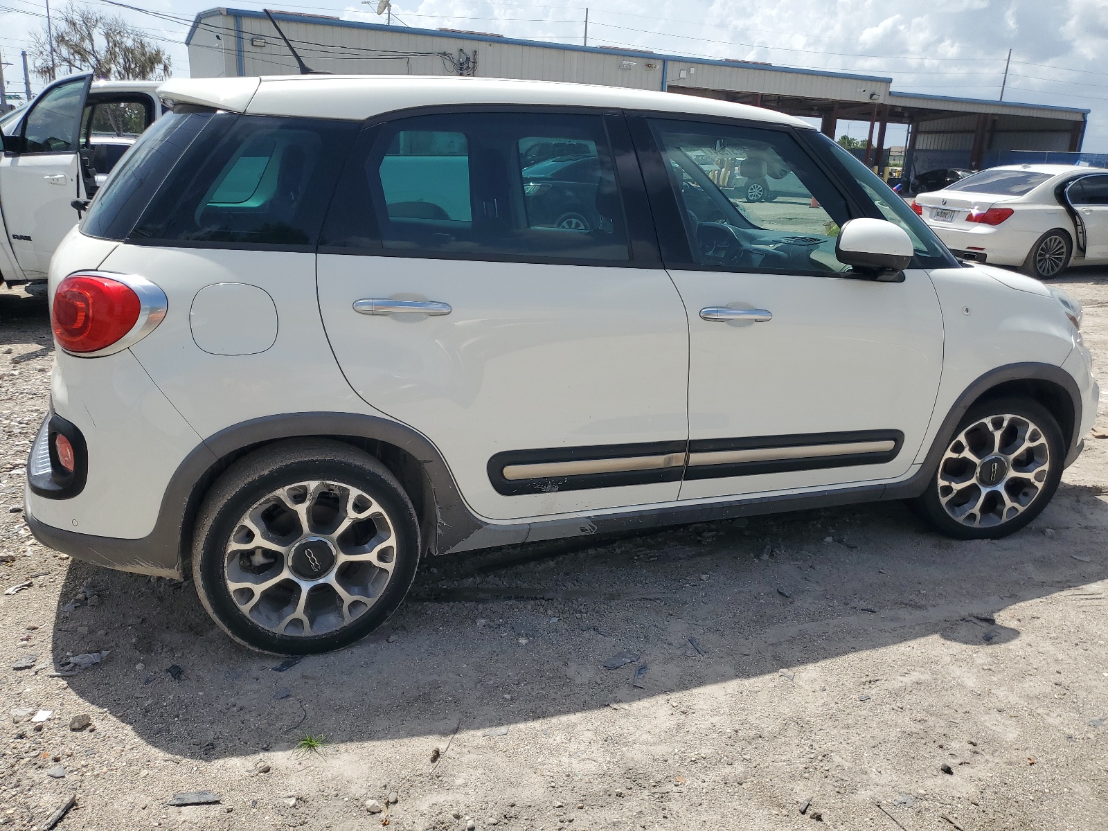 2014 Fiat 500L Trekking vin: ZFBCFADHXEZ019999