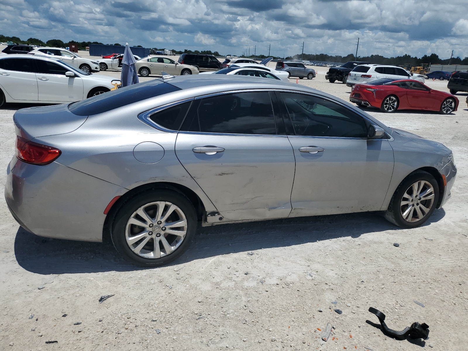 2016 Chrysler 200 Limited vin: 1C3CCCAB2GN195574