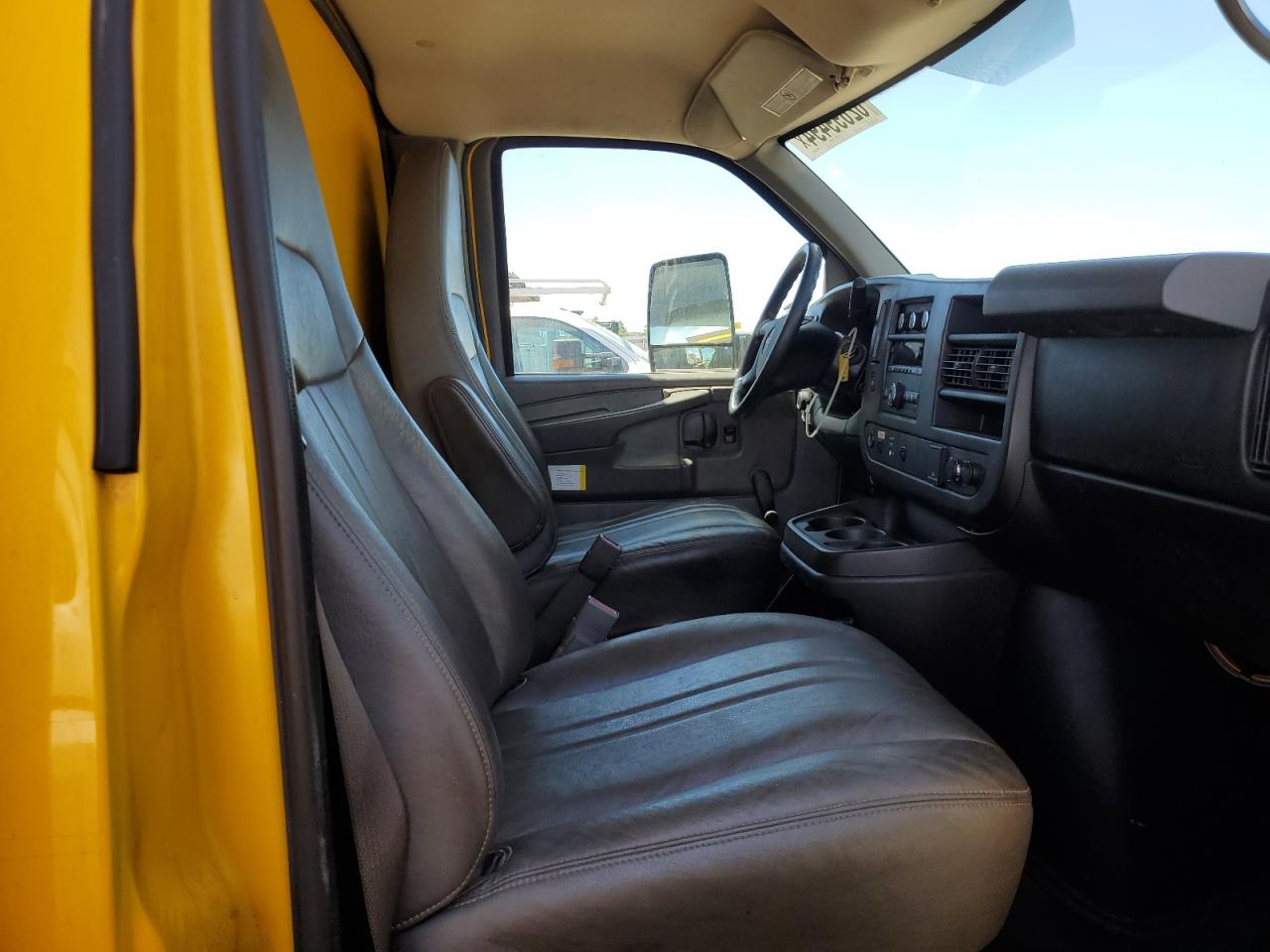 2015 GMC Savana Cutaway G3500 VIN: 1GD374CG8F1203032 Lot: 62699494