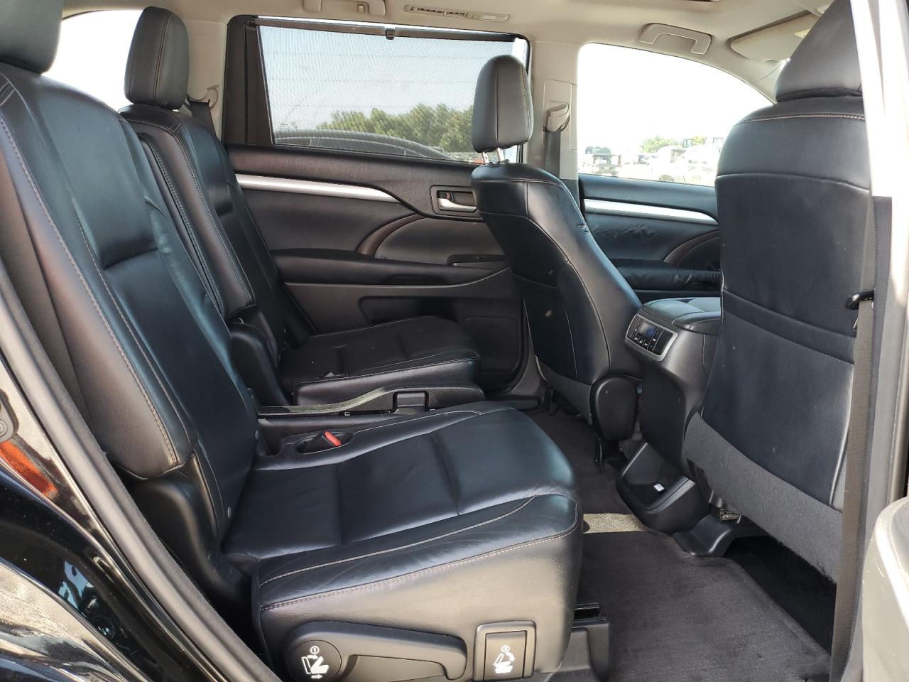 2015 Toyota Highlander Xle VIN: 5TDKKRFH6FS054915 Lot: 63605354