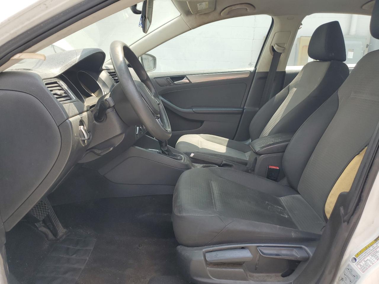 2018 Volkswagen Jetta - Image 7