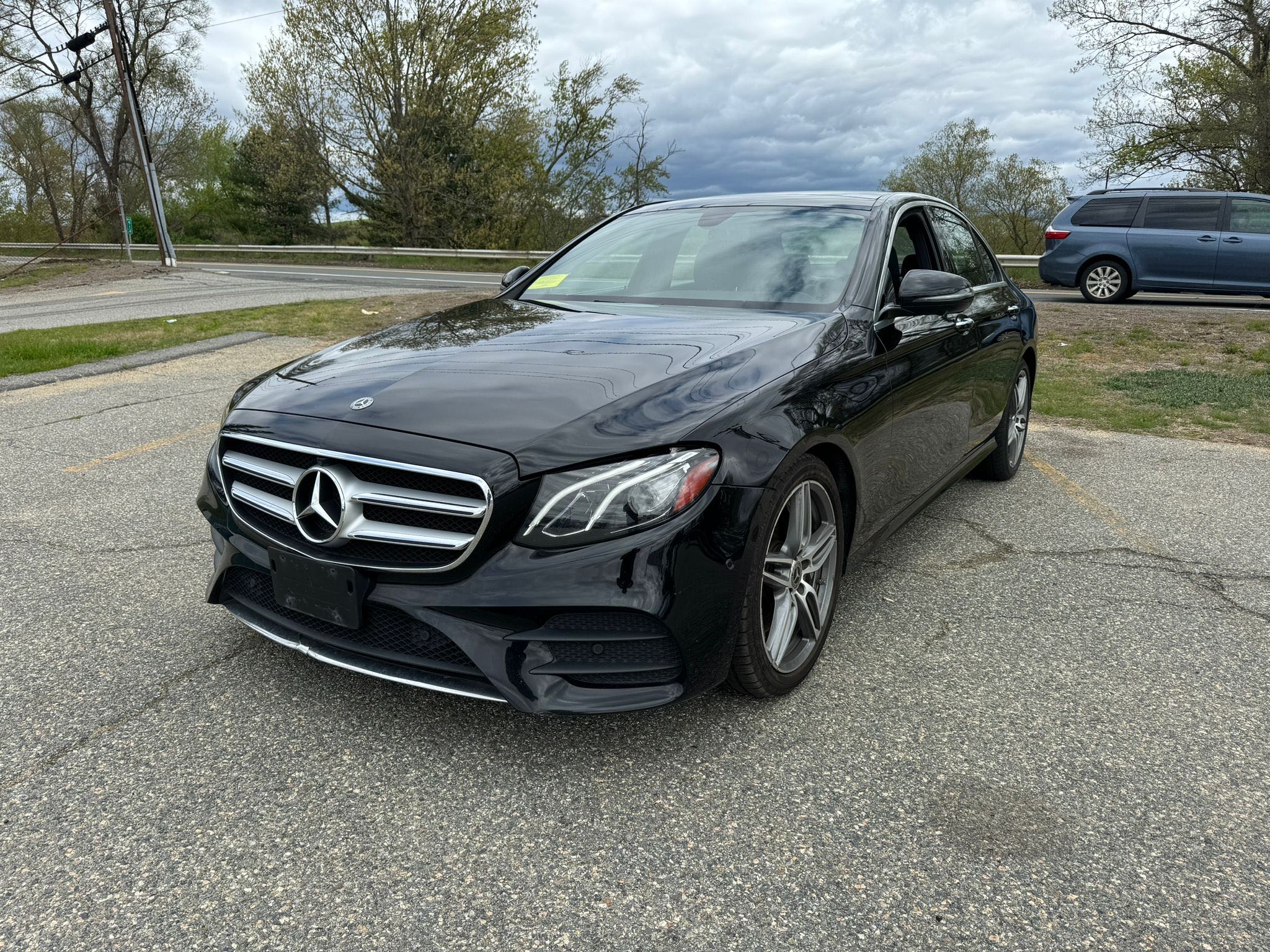 2019 Mercedes-Benz E 300 4Matic vin: WDDZF4KB0KA632303