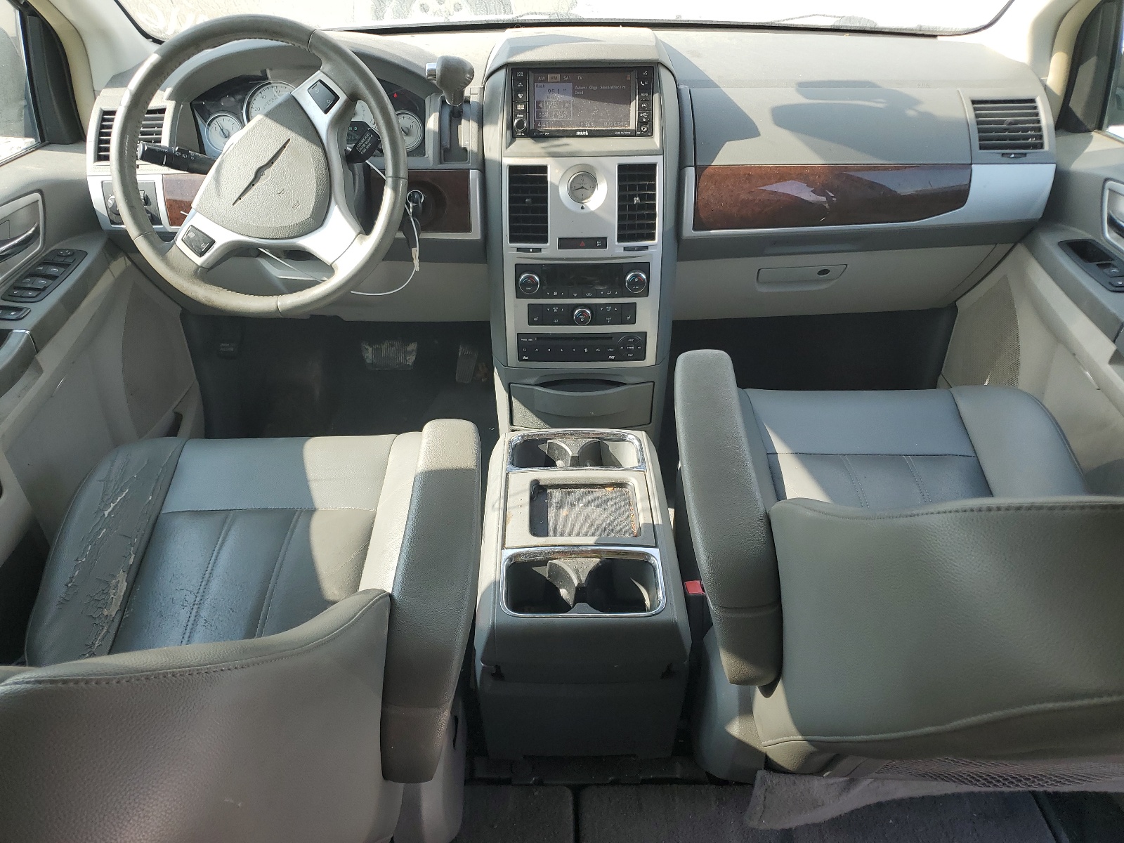 2A4RR5D15AR149907 2010 Chrysler Town & Country Touring