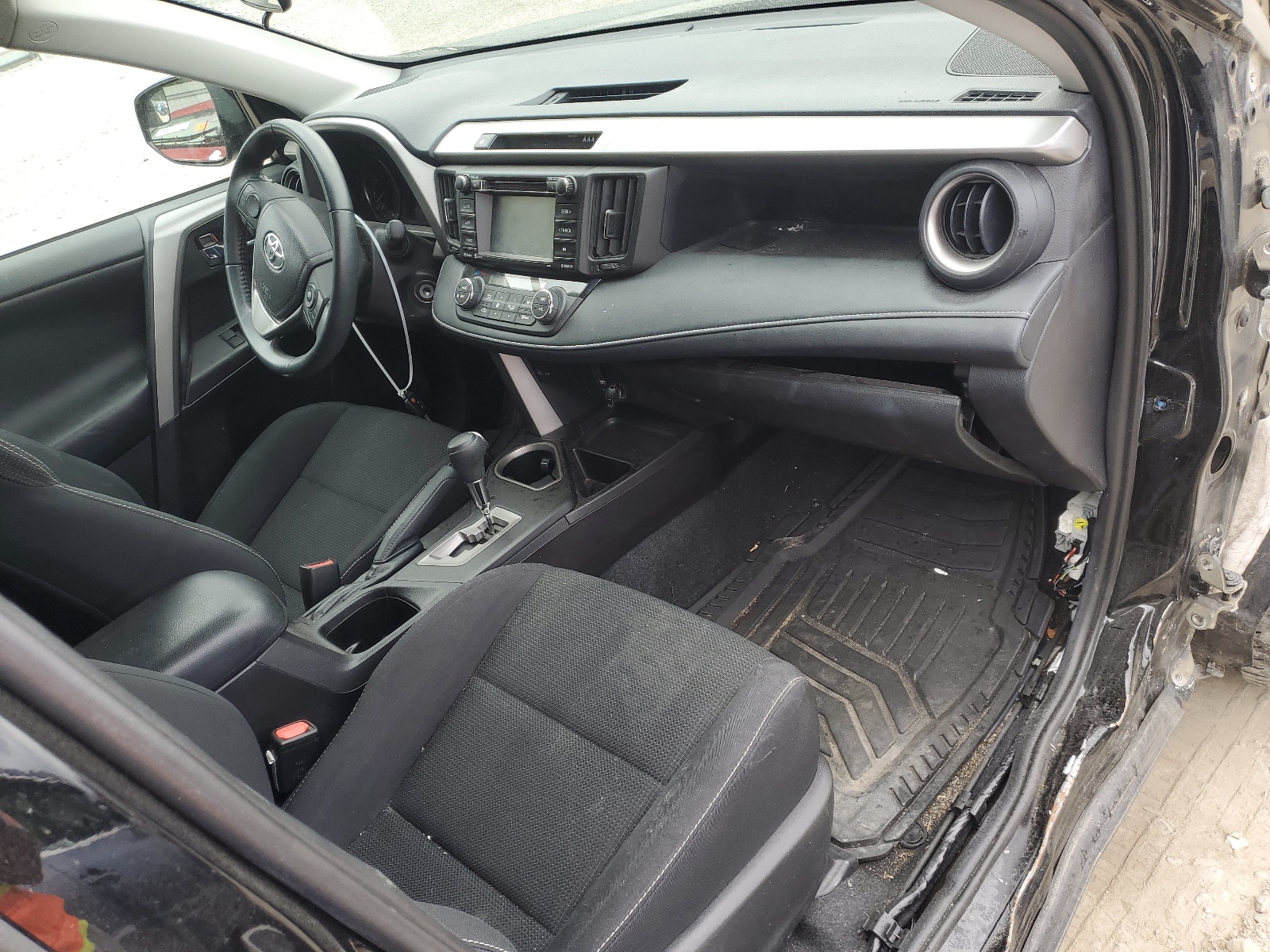 2T3RFREV8HW657862 2017 Toyota Rav4 Xle