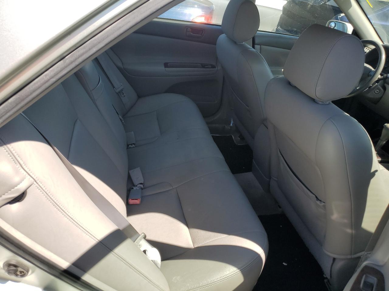 2004 Toyota Camry Le VIN: JTDBE32KX40264911 Lot: 63928584