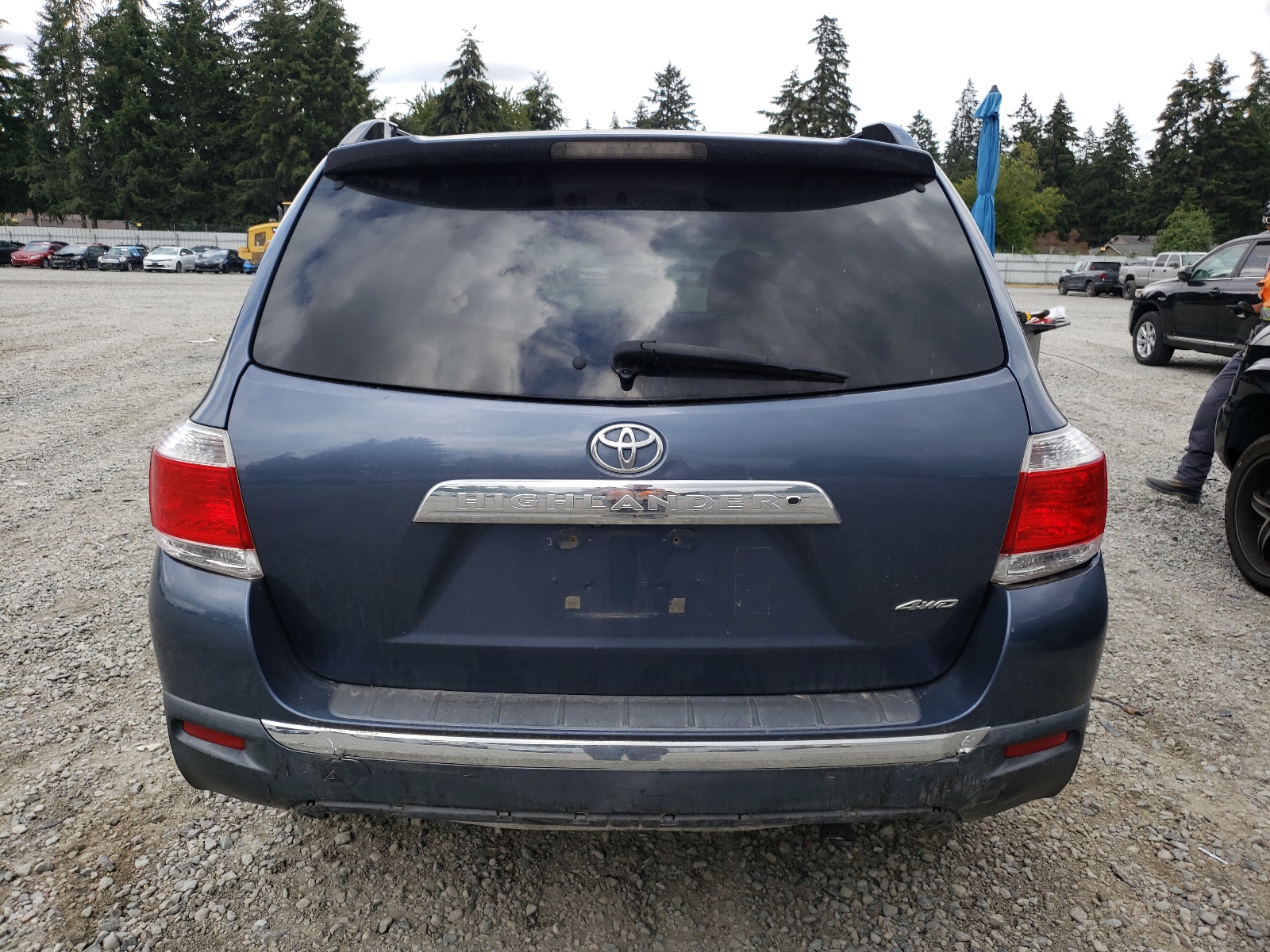 5TDBK3EH9BS092048 2011 Toyota Highlander Base