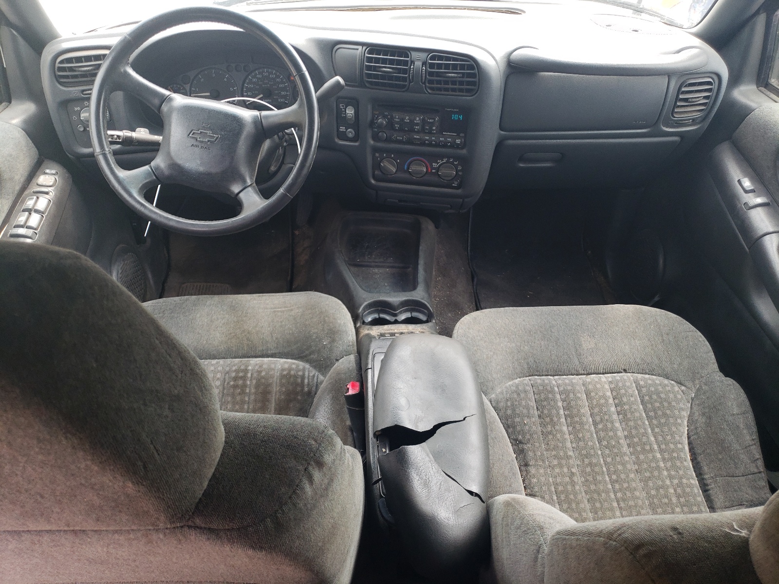 1GNCS13W42K146901 2002 Chevrolet Blazer