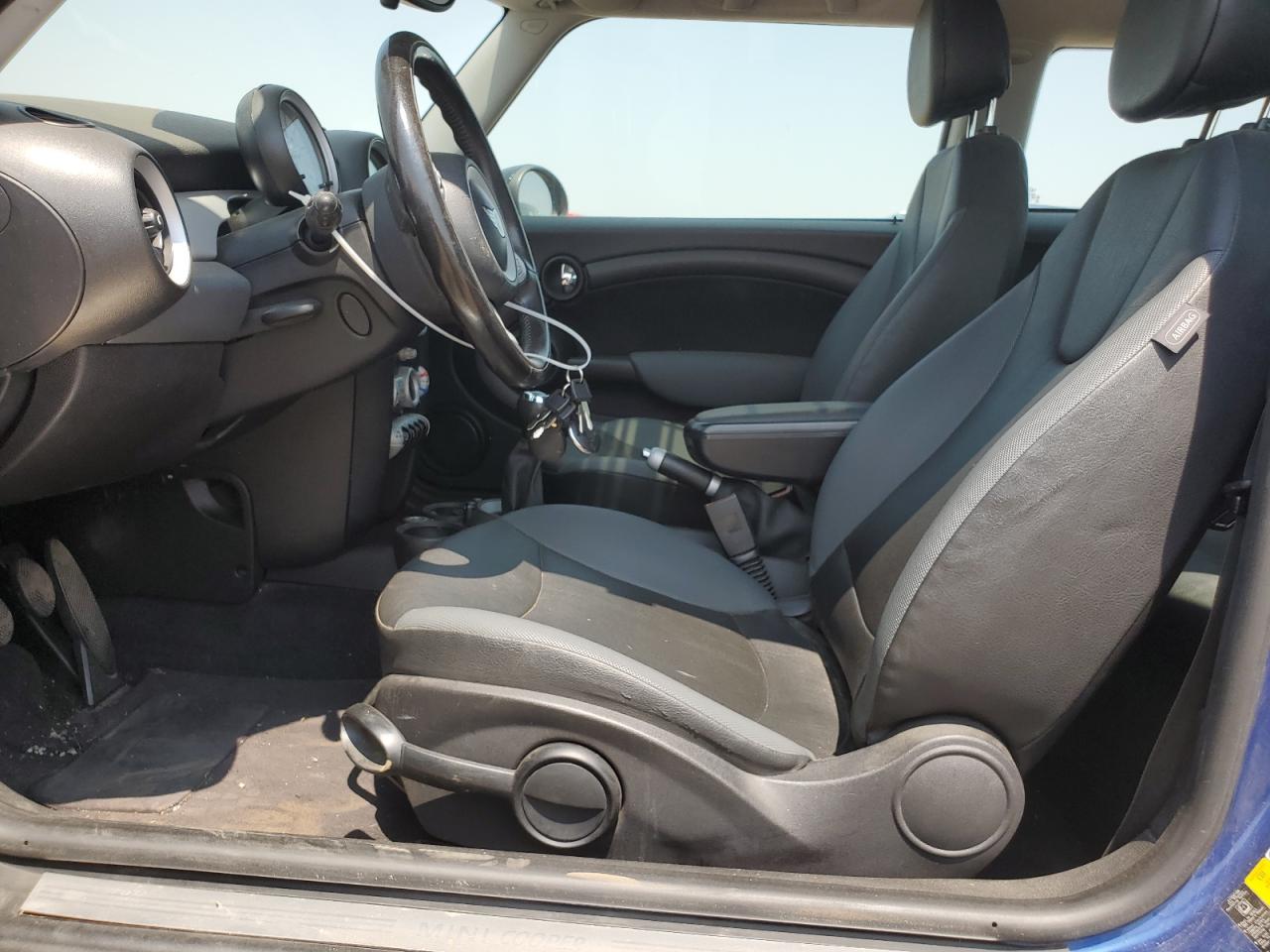 2009 Mini Cooper VIN: WMWMF33529TU72010 Lot: 64856864