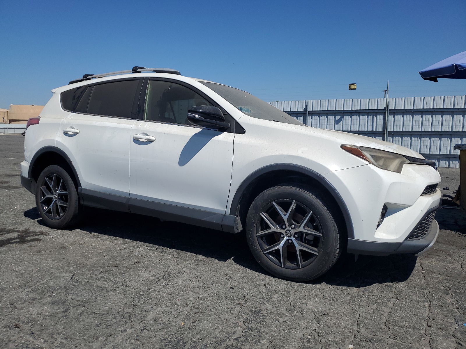 2016 Toyota Rav4 Se vin: JTMNFREVXGJ065603