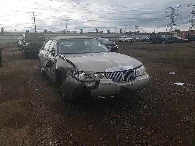 2001 Lincoln Town Car Executive VIN: 1LNHM81W31Y732047 Lot: 65208834