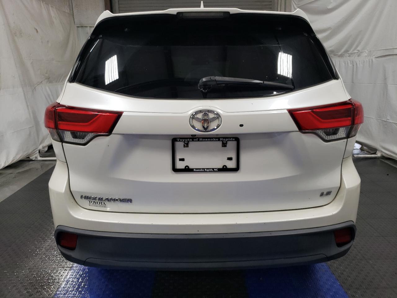 2017 Toyota Highlander Le VIN: 5TDZZRFH1HS196635 Lot: 64199294