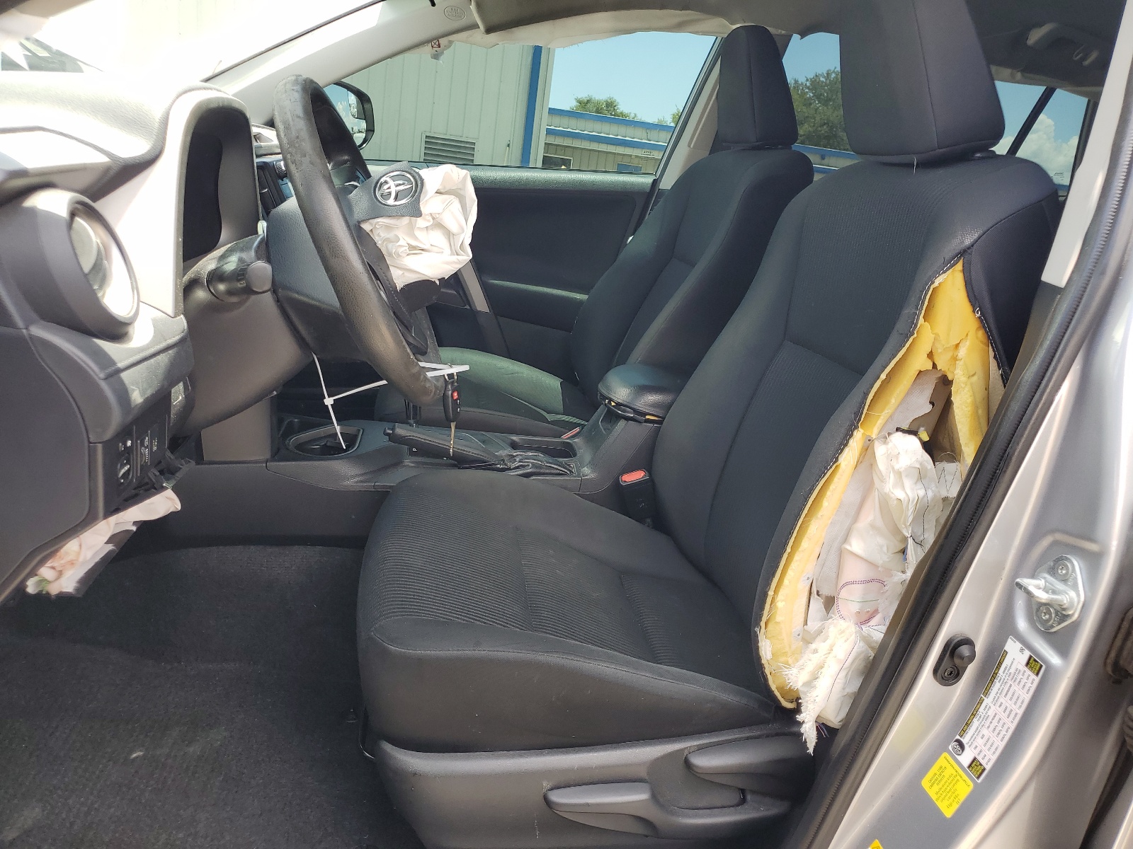 2T3ZFREVXHW349804 2017 Toyota Rav4 Le