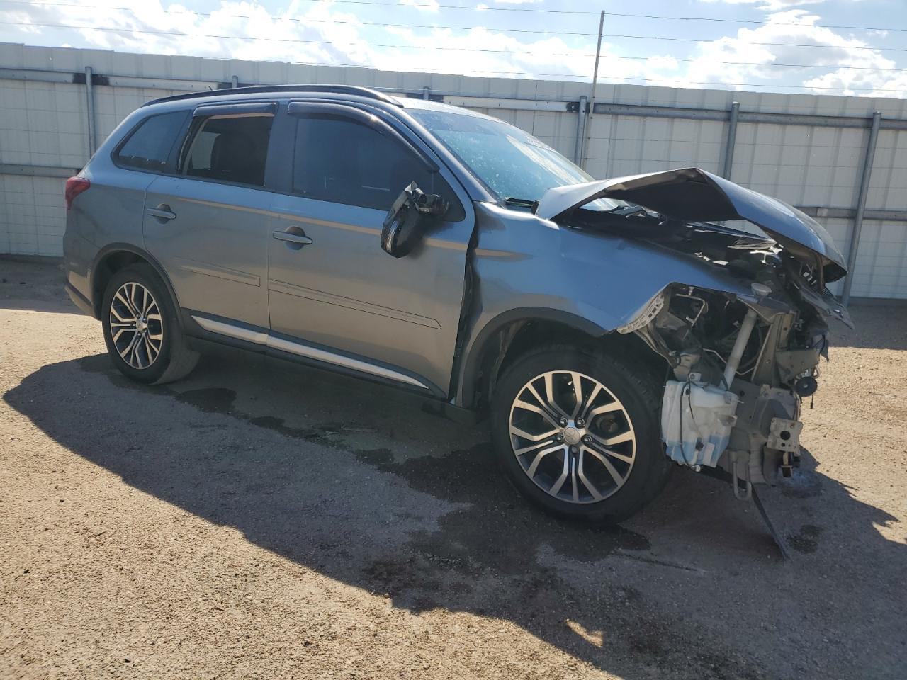 2016 Mitsubishi Outlander - Image 4