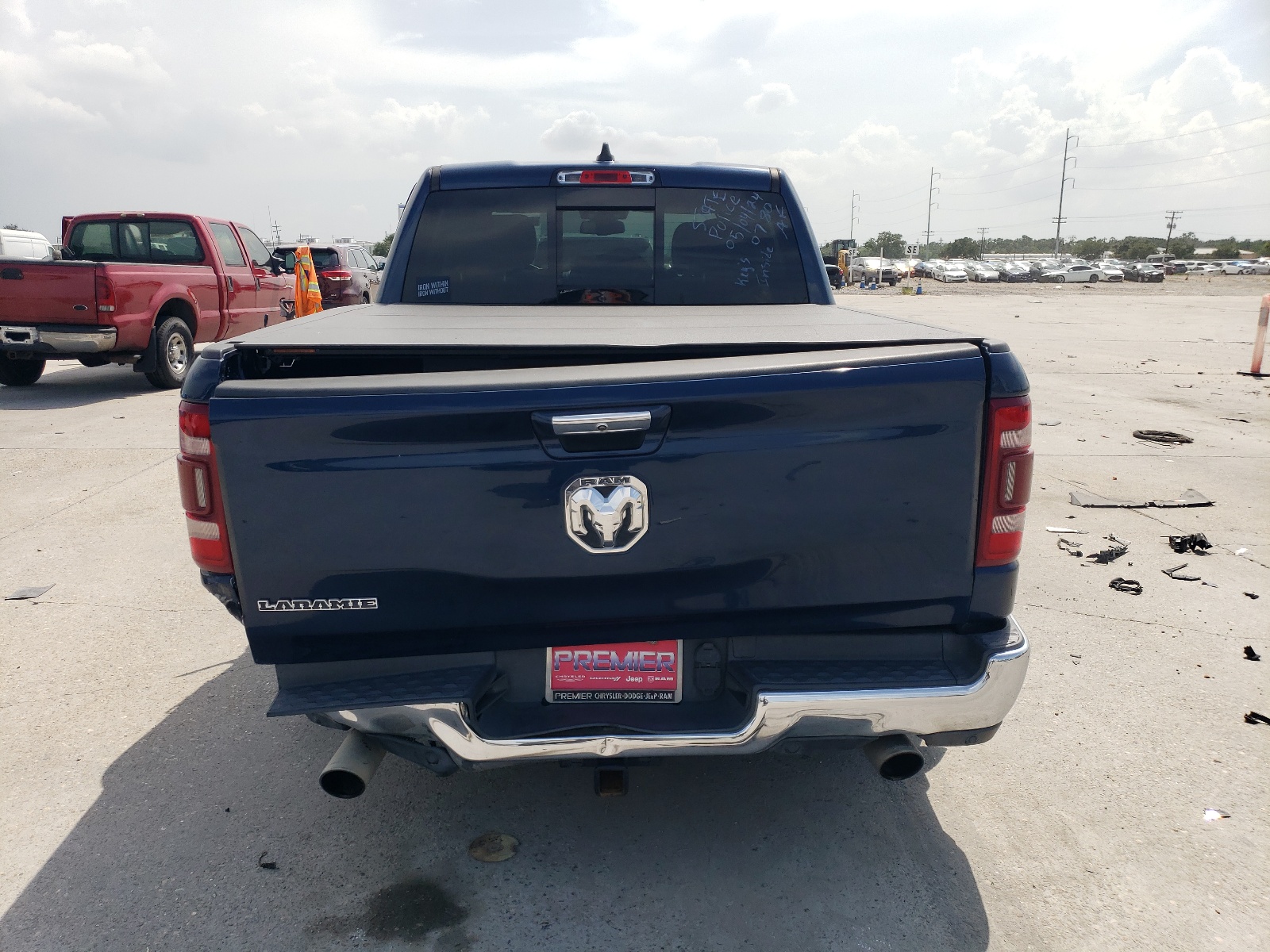 2019 Ram 1500 Laramie vin: 1C6RREJT4KN920780