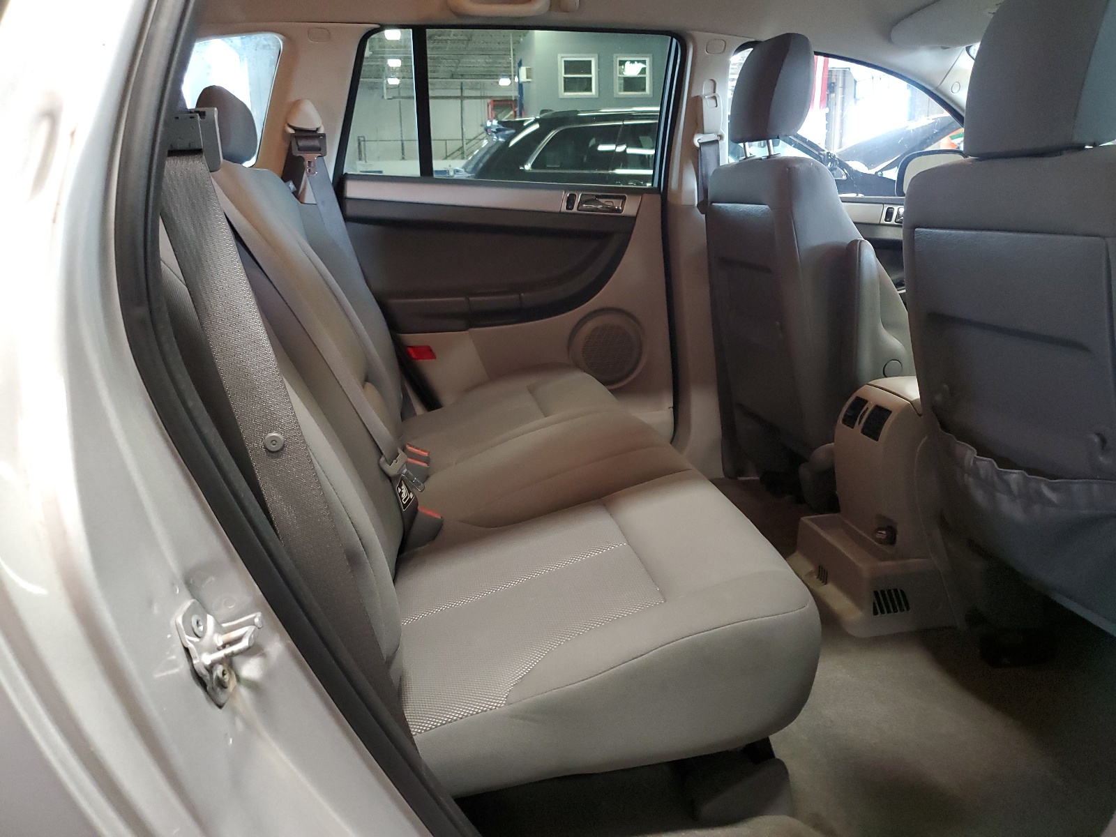 2A8GM48LX8R144724 2008 Chrysler Pacifica Lx