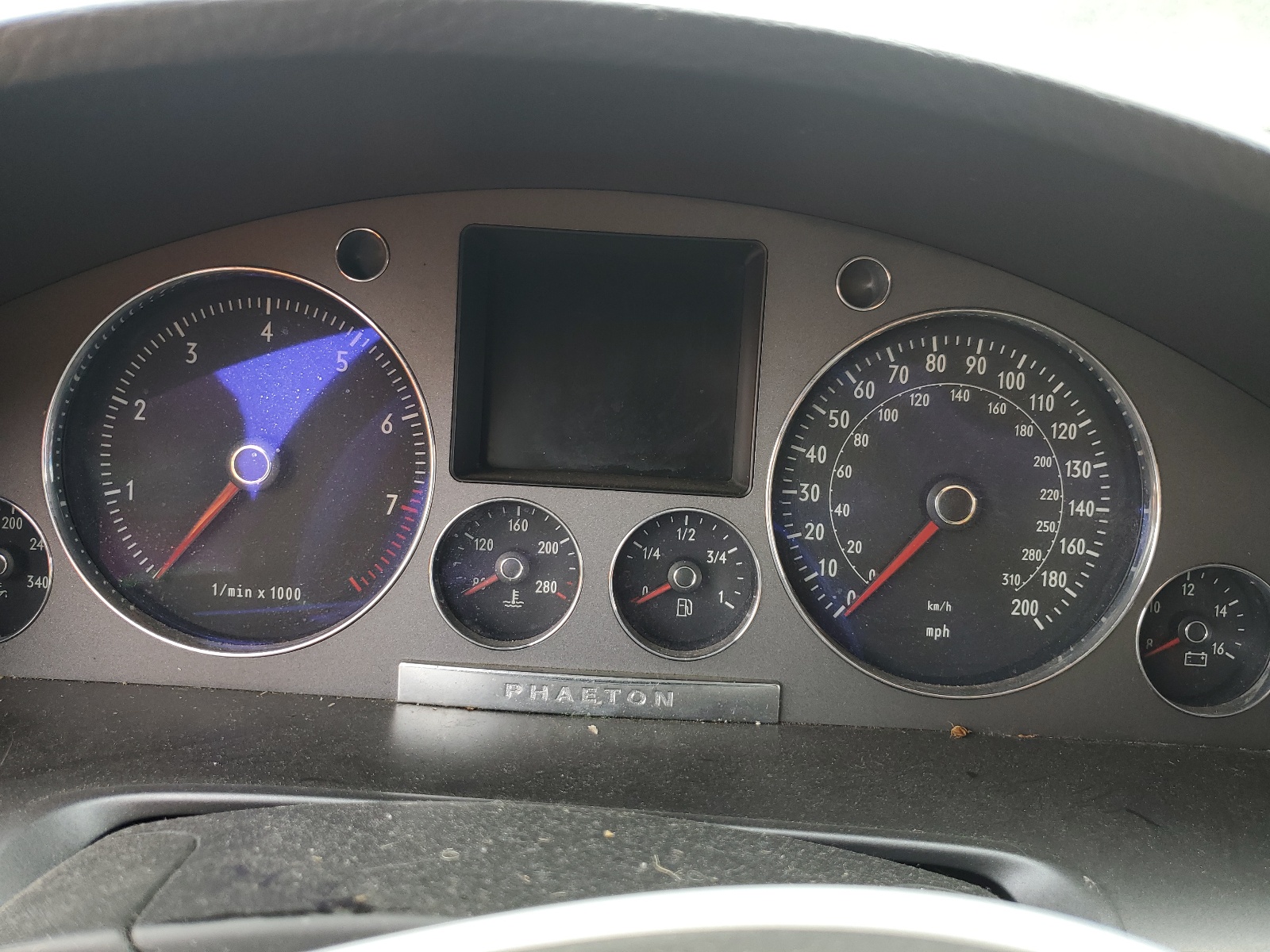 WVWAF63D848008939 2004 Volkswagen Phaeton 4.2