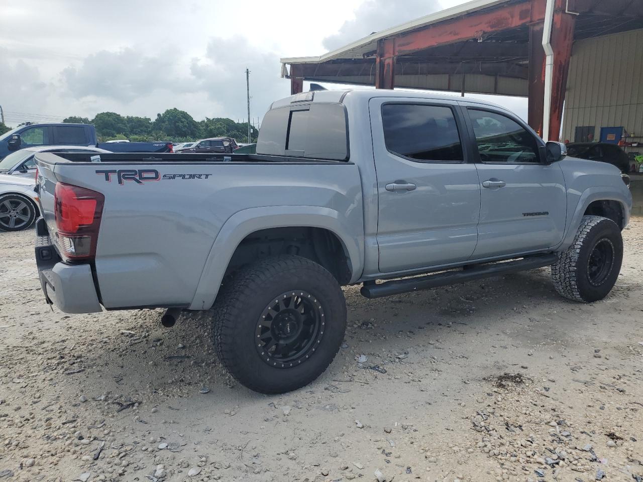 VIN 3TMAZ5CN9JM060856 2018 TOYOTA TACOMA no.3