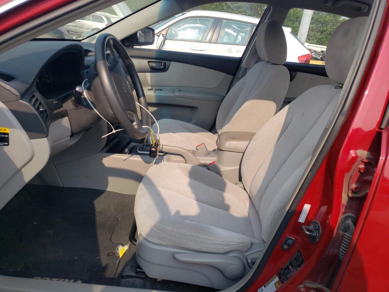 2007 Kia Optima Lx VIN: KNAGE123975136070 Lot: 63906414