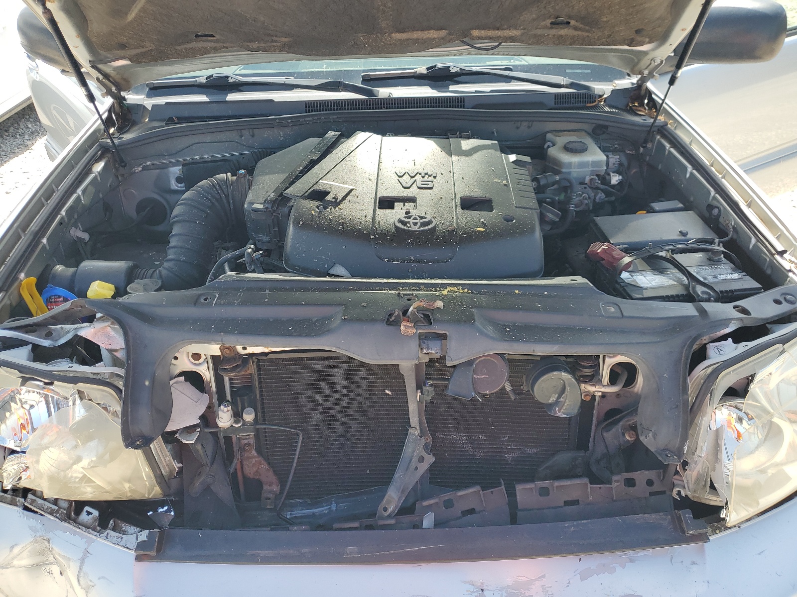 JTEBU14R440055323 2004 Toyota 4Runner Sr5