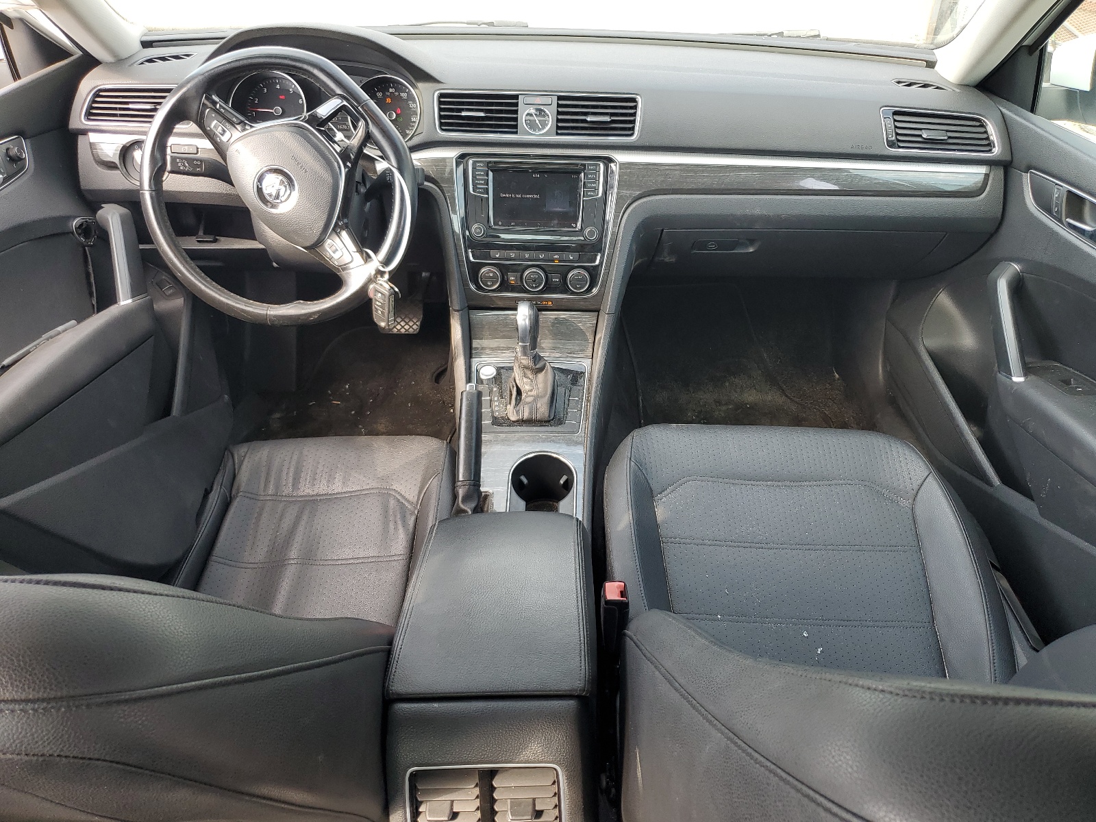 1VWBT7A31HC025482 2017 Volkswagen Passat Se