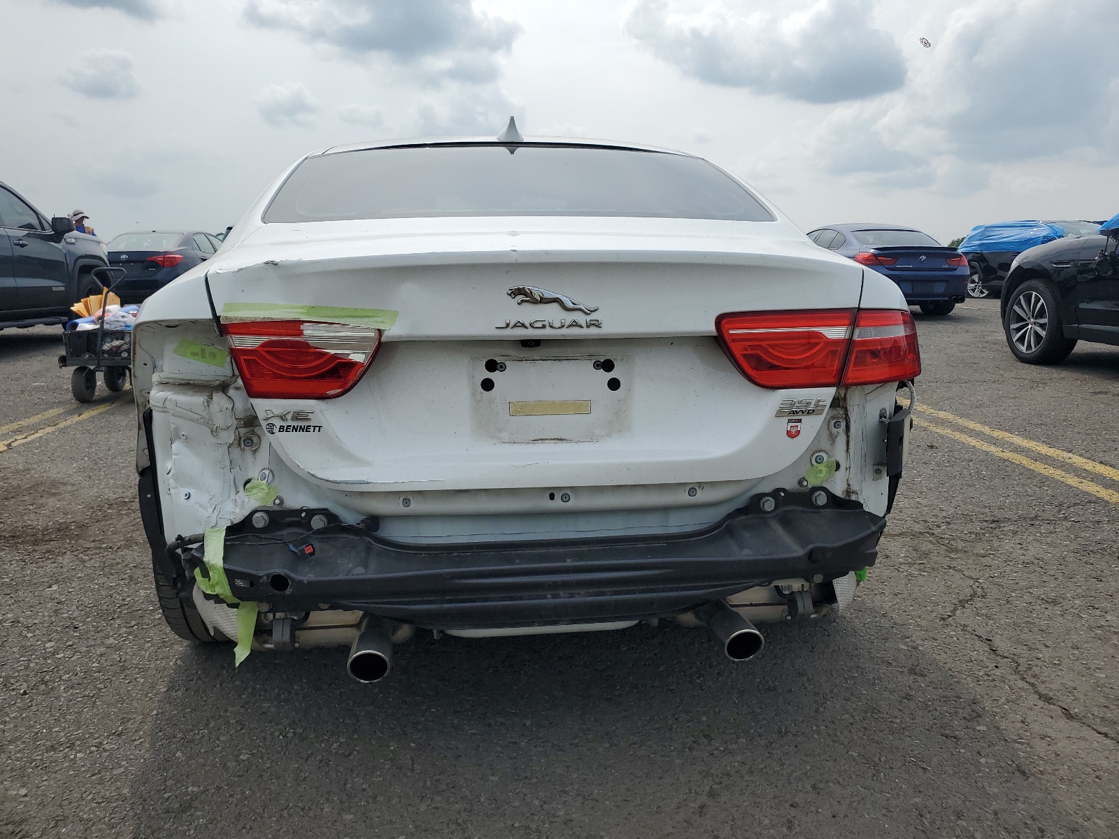 SAJAJ4BV2HA963507 2017 Jaguar Xe Premium