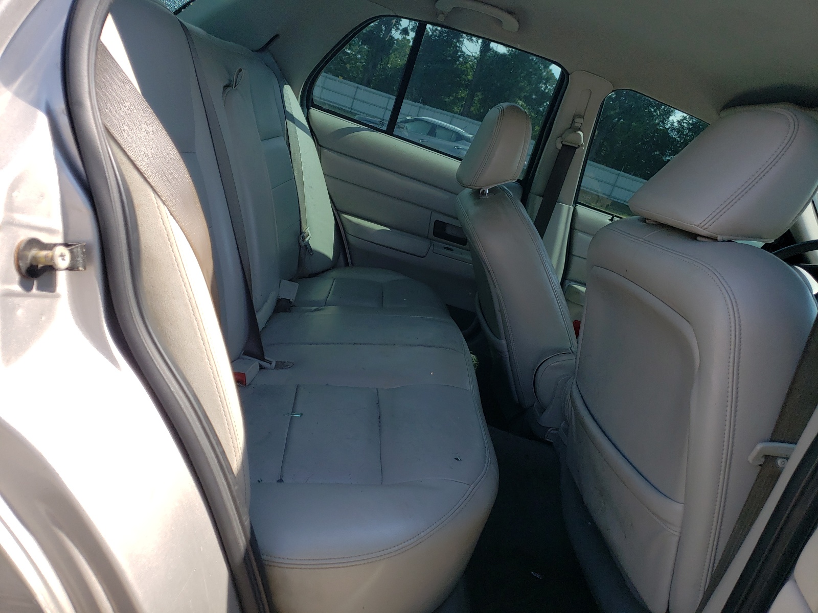 2FAFP74WX5X119475 2005 Ford Crown Victoria Lx