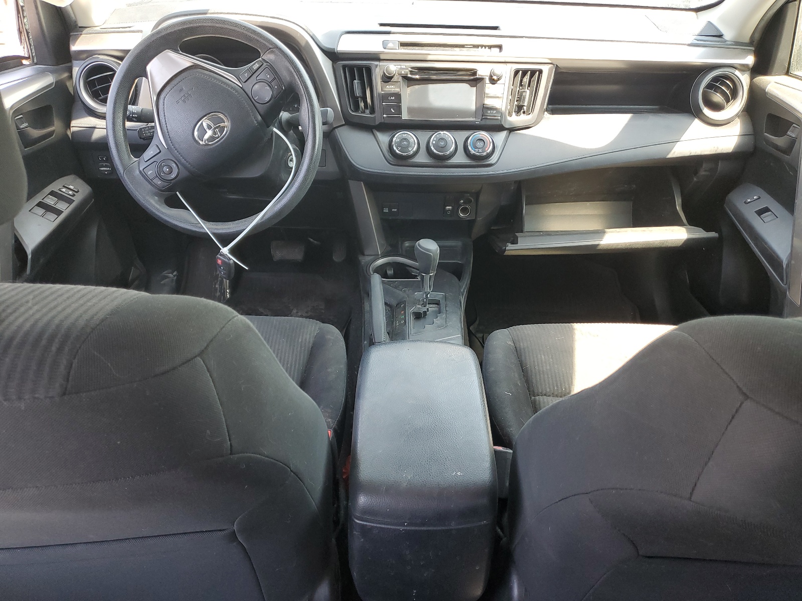 JTMBFREV2HJ108741 2017 Toyota Rav4 Le