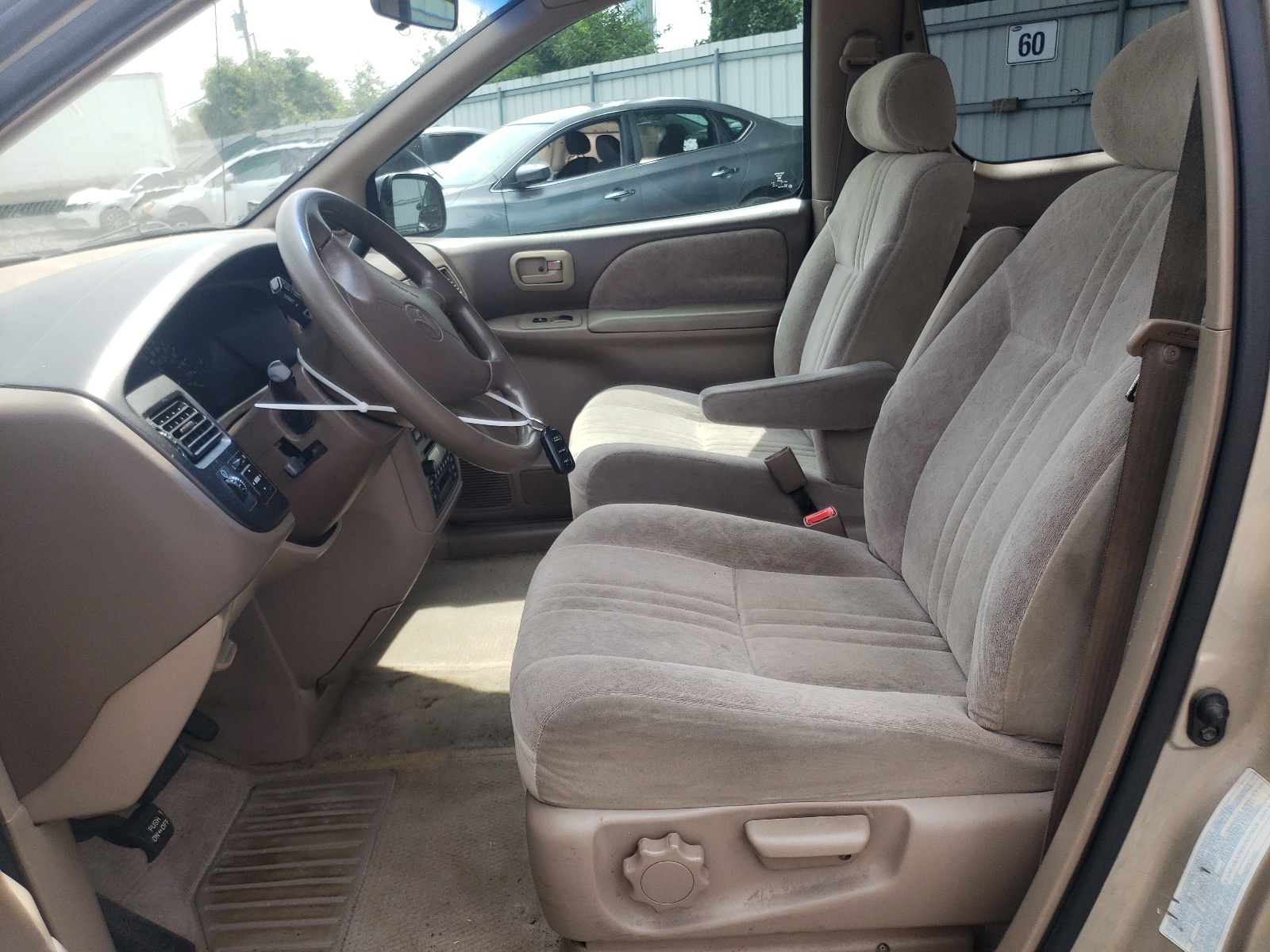 4T3ZF13C0YU313638 2000 Toyota Sienna Le