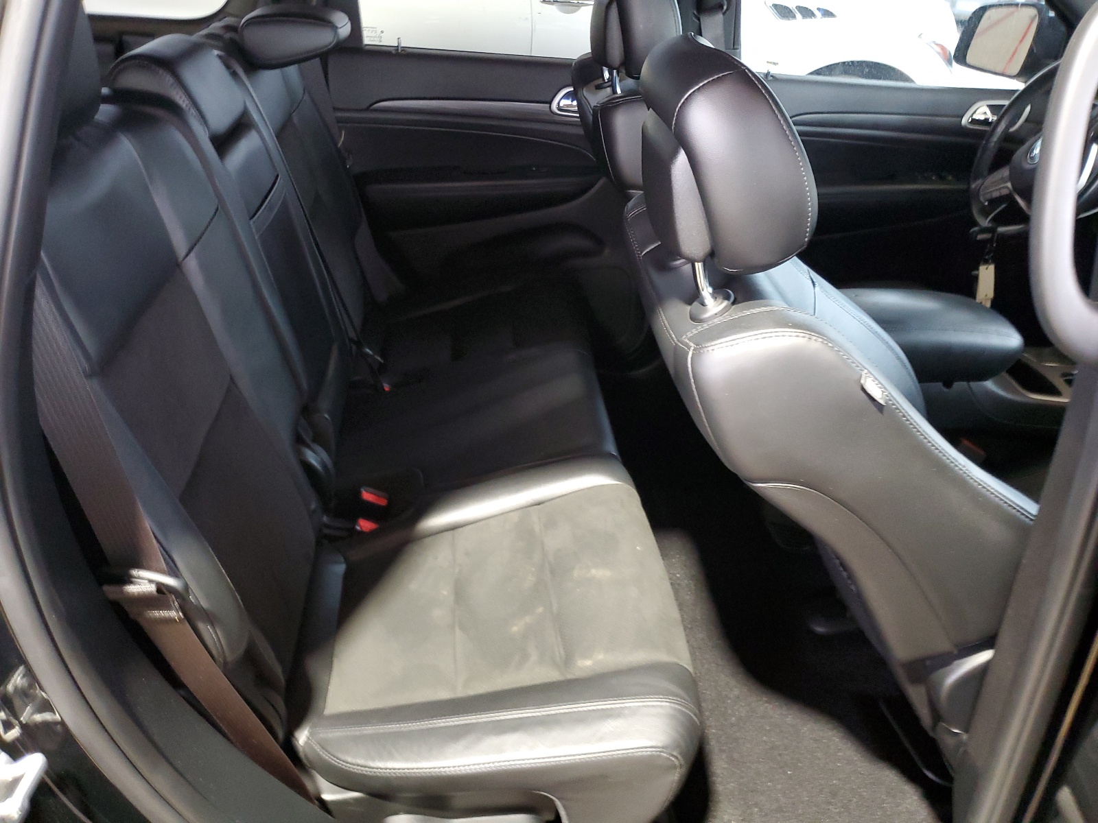 1C4RJEAG5LC113801 2020 Jeep Grand Cherokee Laredo