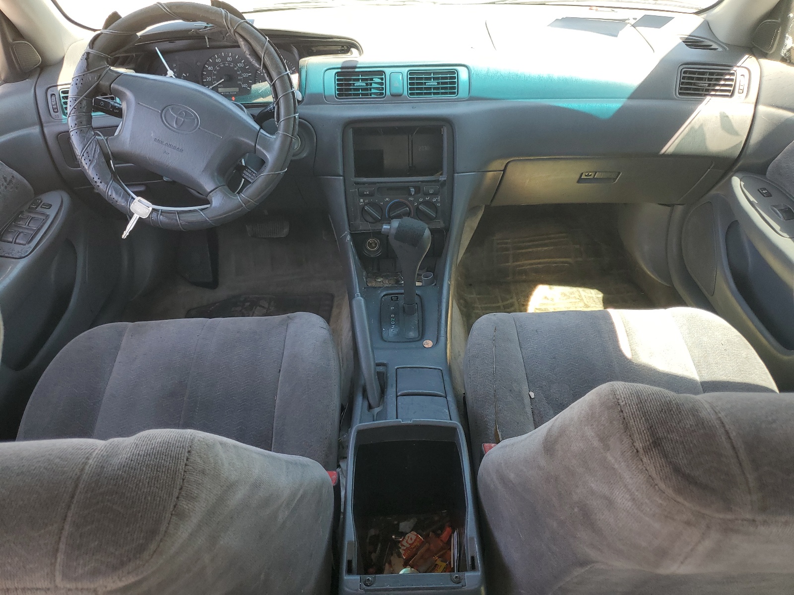 JT2BF22KXX0177563 1999 Toyota Camry Le