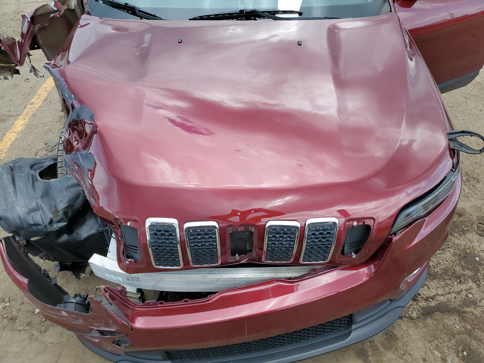 1C4PJLCB2KD241371 2019 Jeep Cherokee Latitude