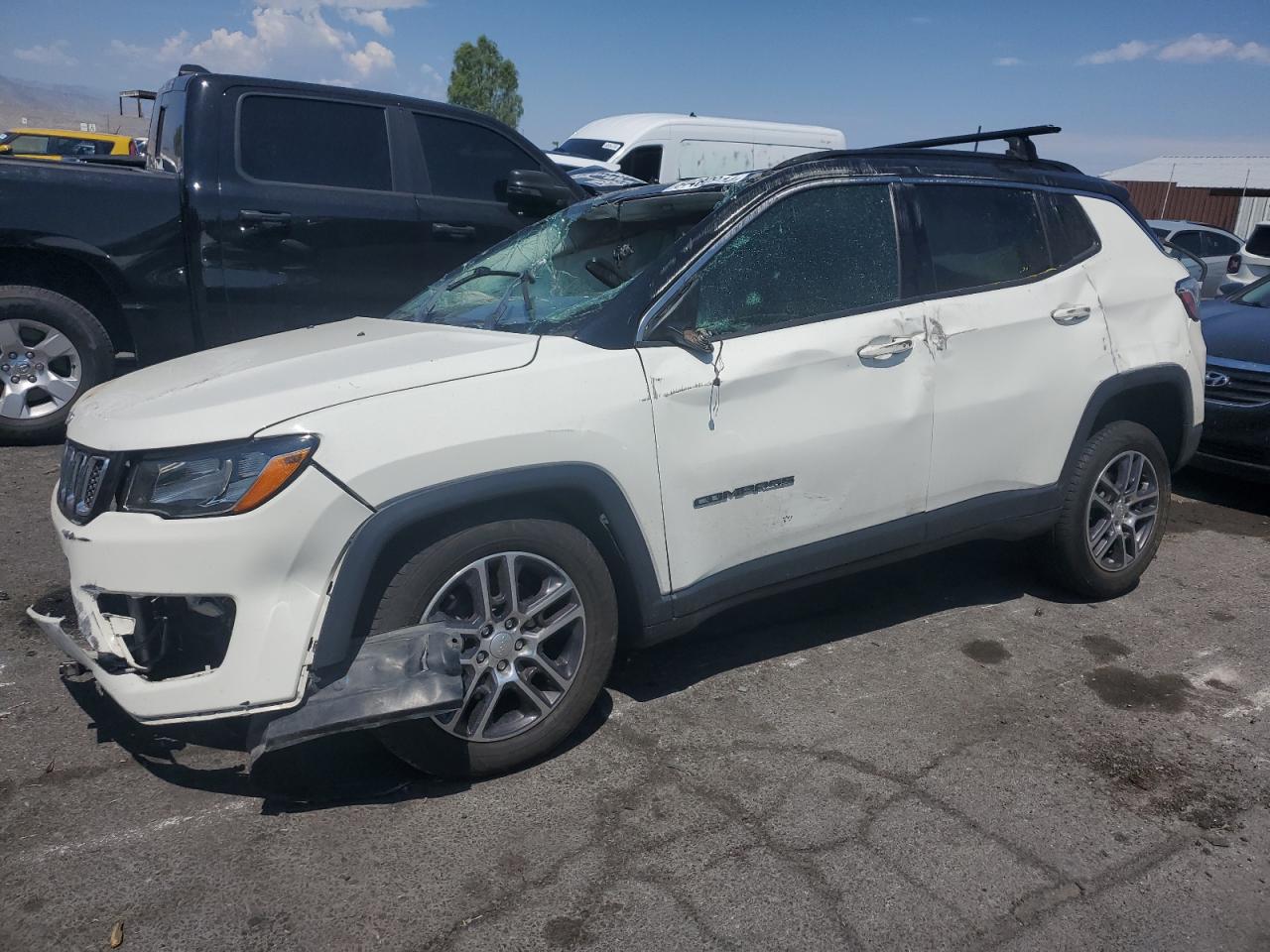 3C4NJDBB3JT433793 2018 JEEP COMPASS - Image 1