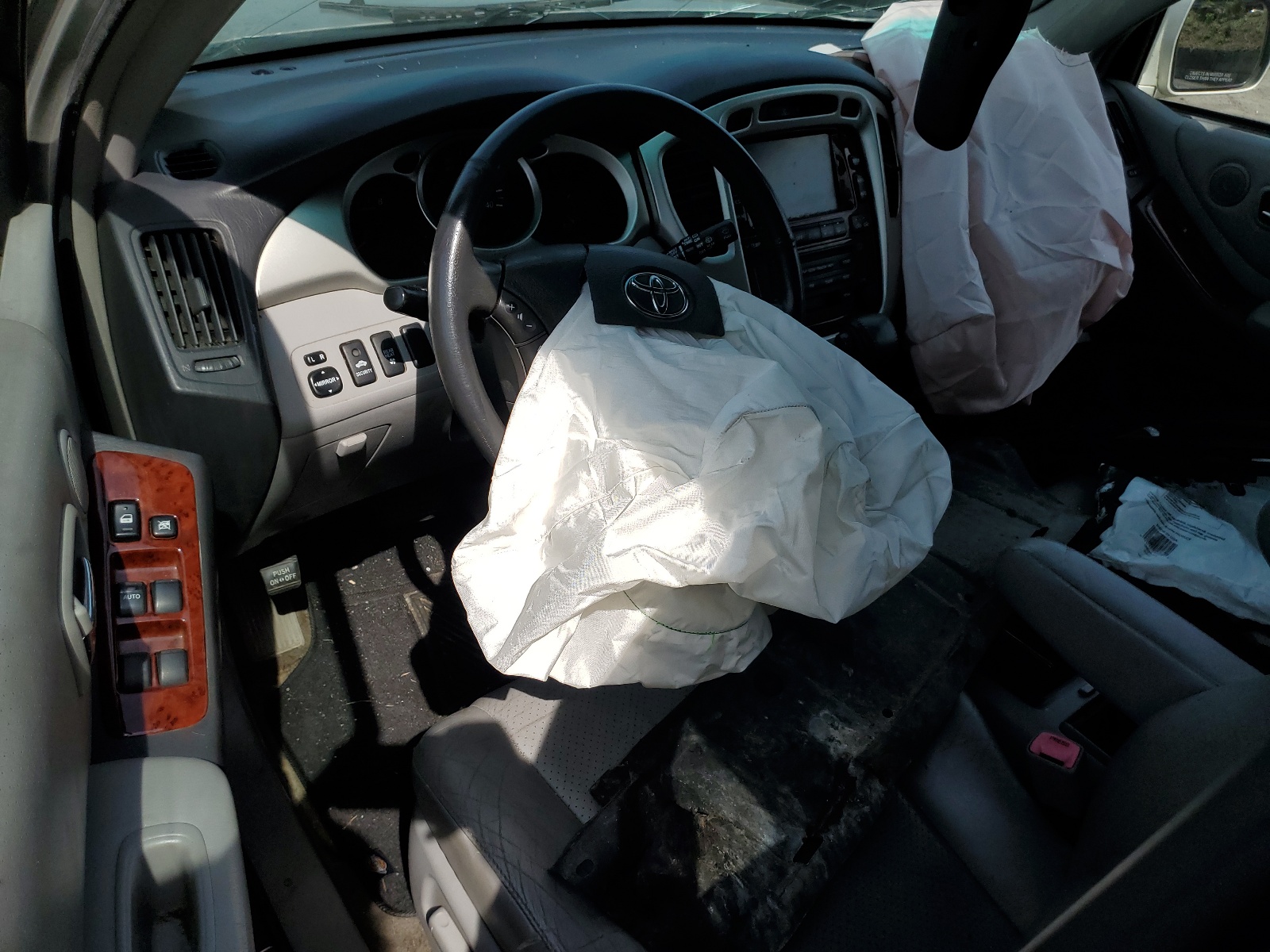 JTEEP21A840054460 2004 Toyota Highlander