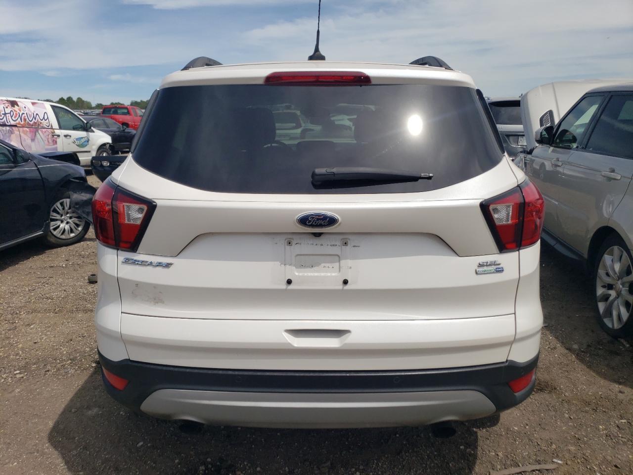 1FMCU9HD0KUC32649 2019 Ford Escape Sel